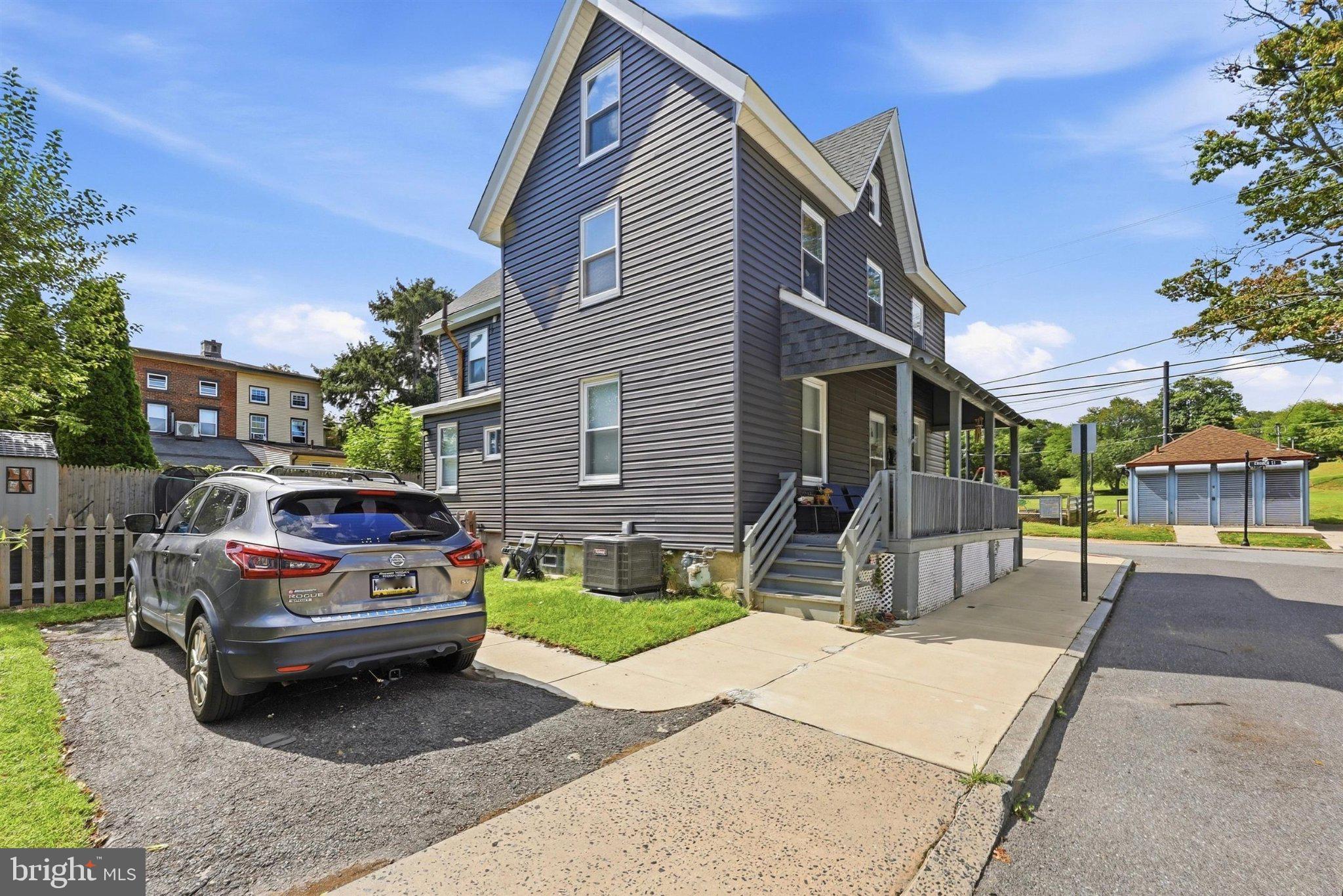 24 7TH STREET