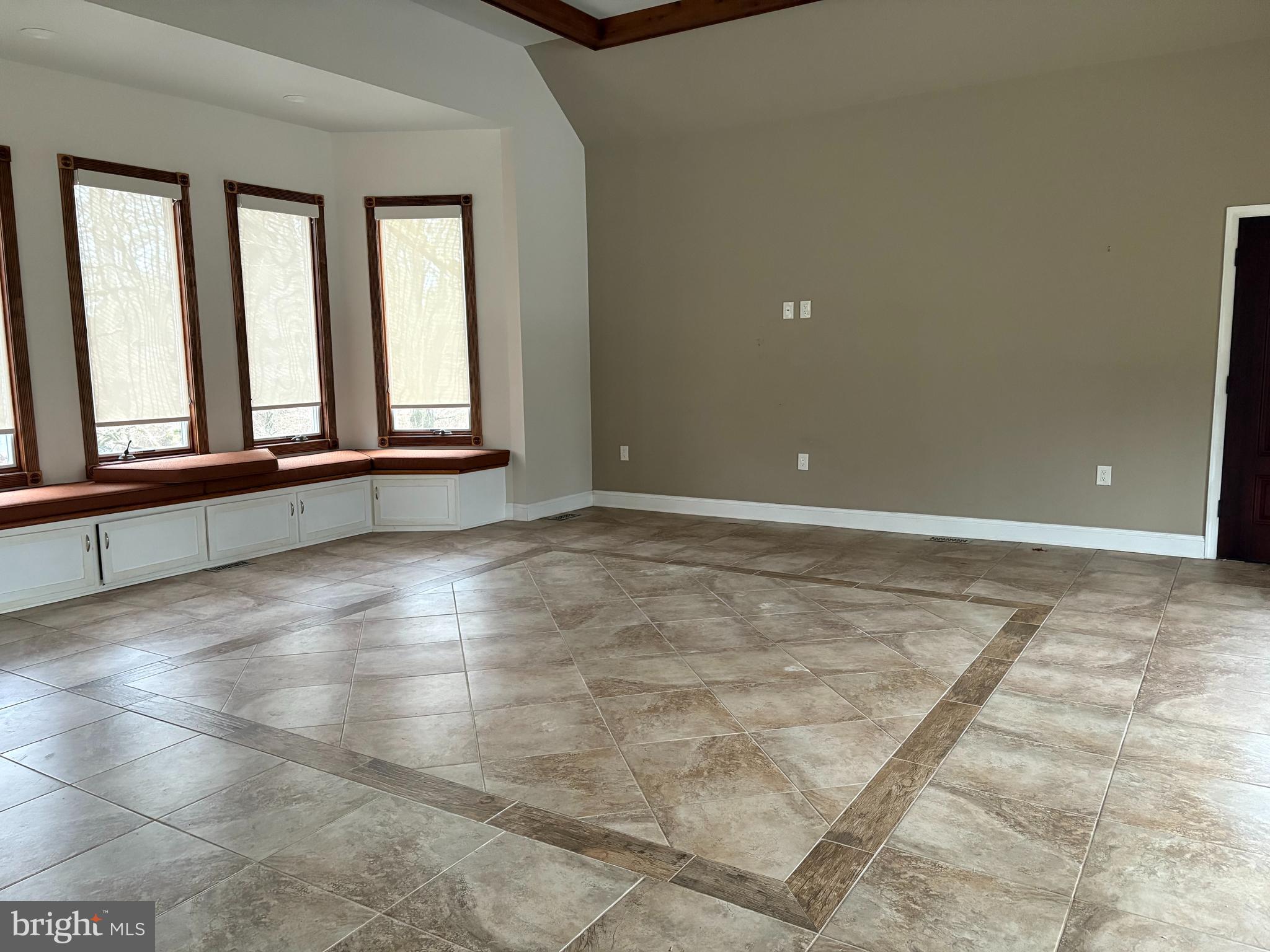 RADNOR HUNT - Residential