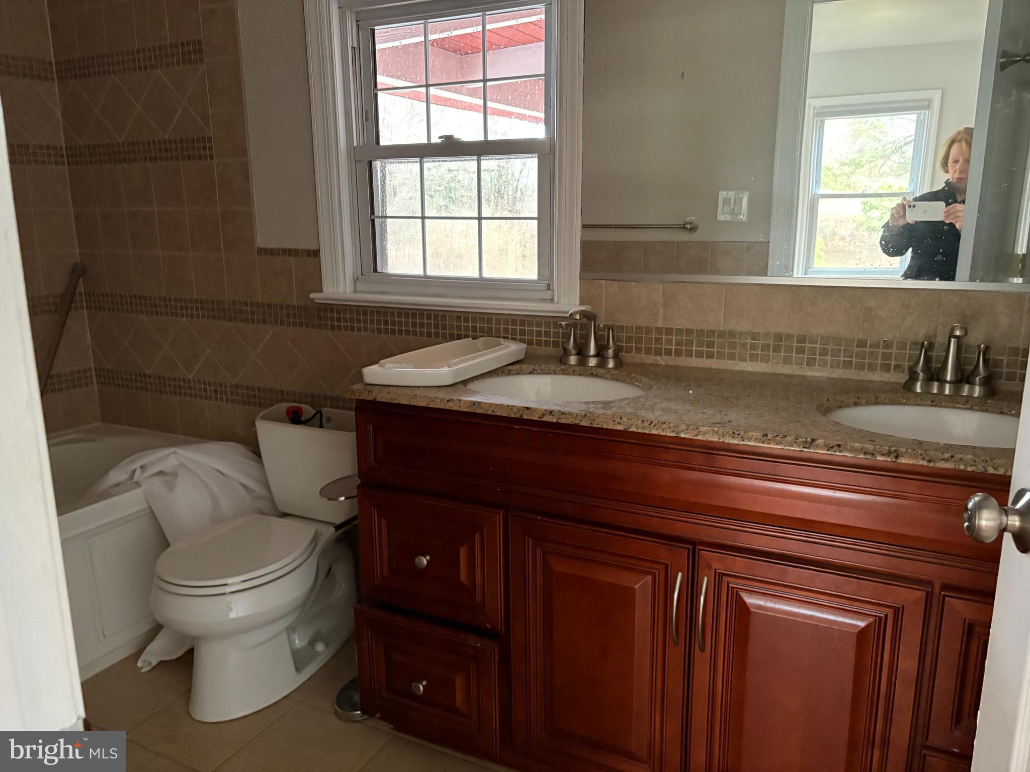 RADNOR HUNT - Residential