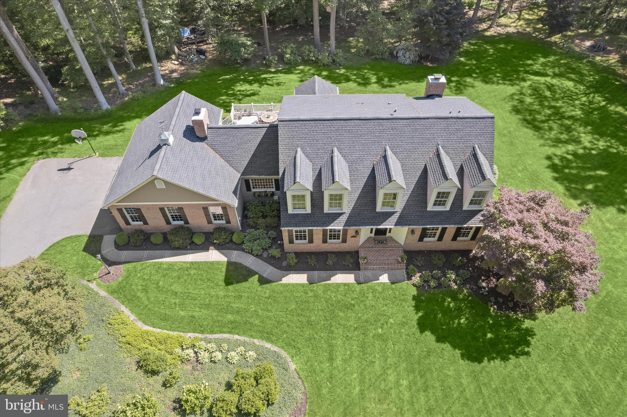 1109 E WHEEL ROAD