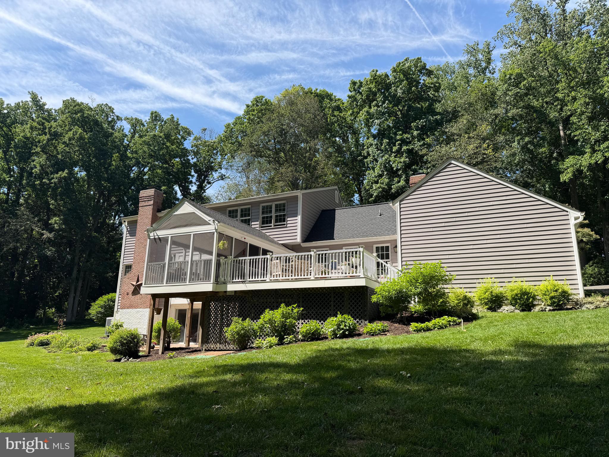 1109 E WHEEL ROAD
