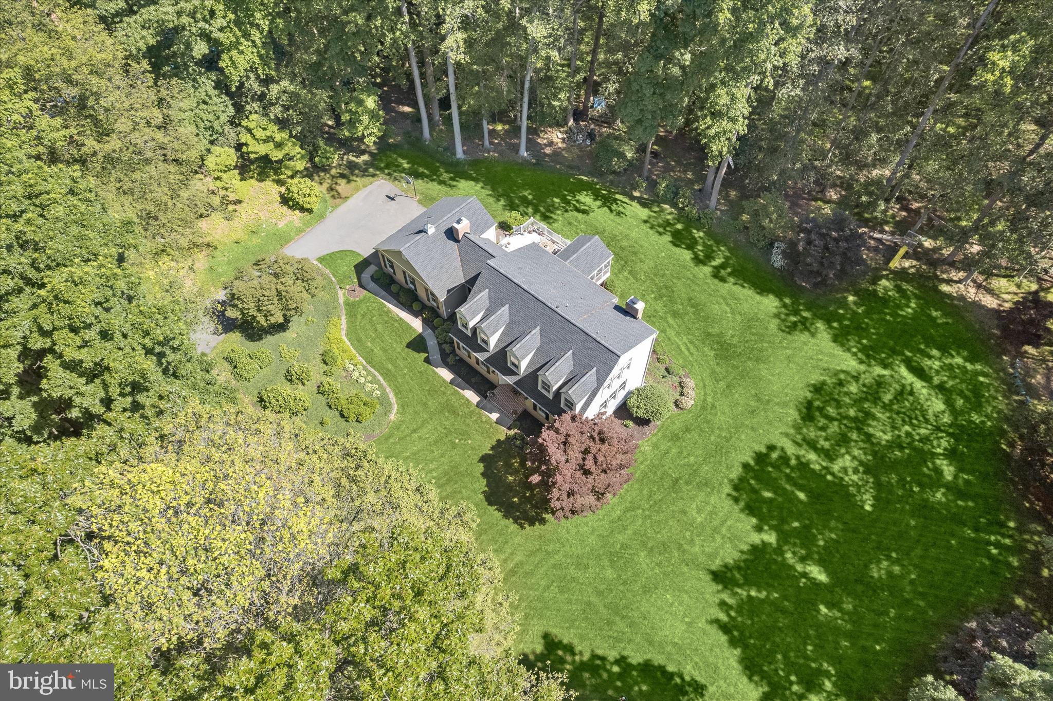 1109 E WHEEL ROAD