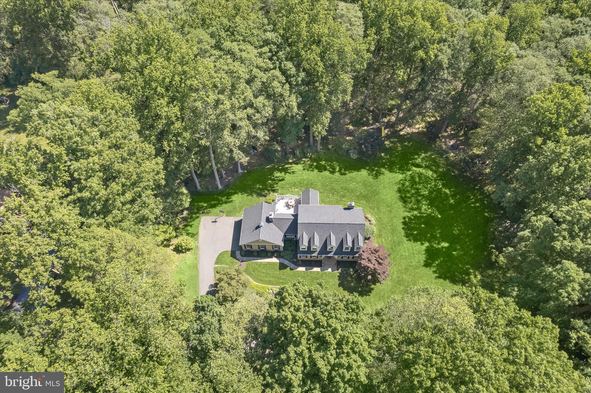 1109 E WHEEL ROAD