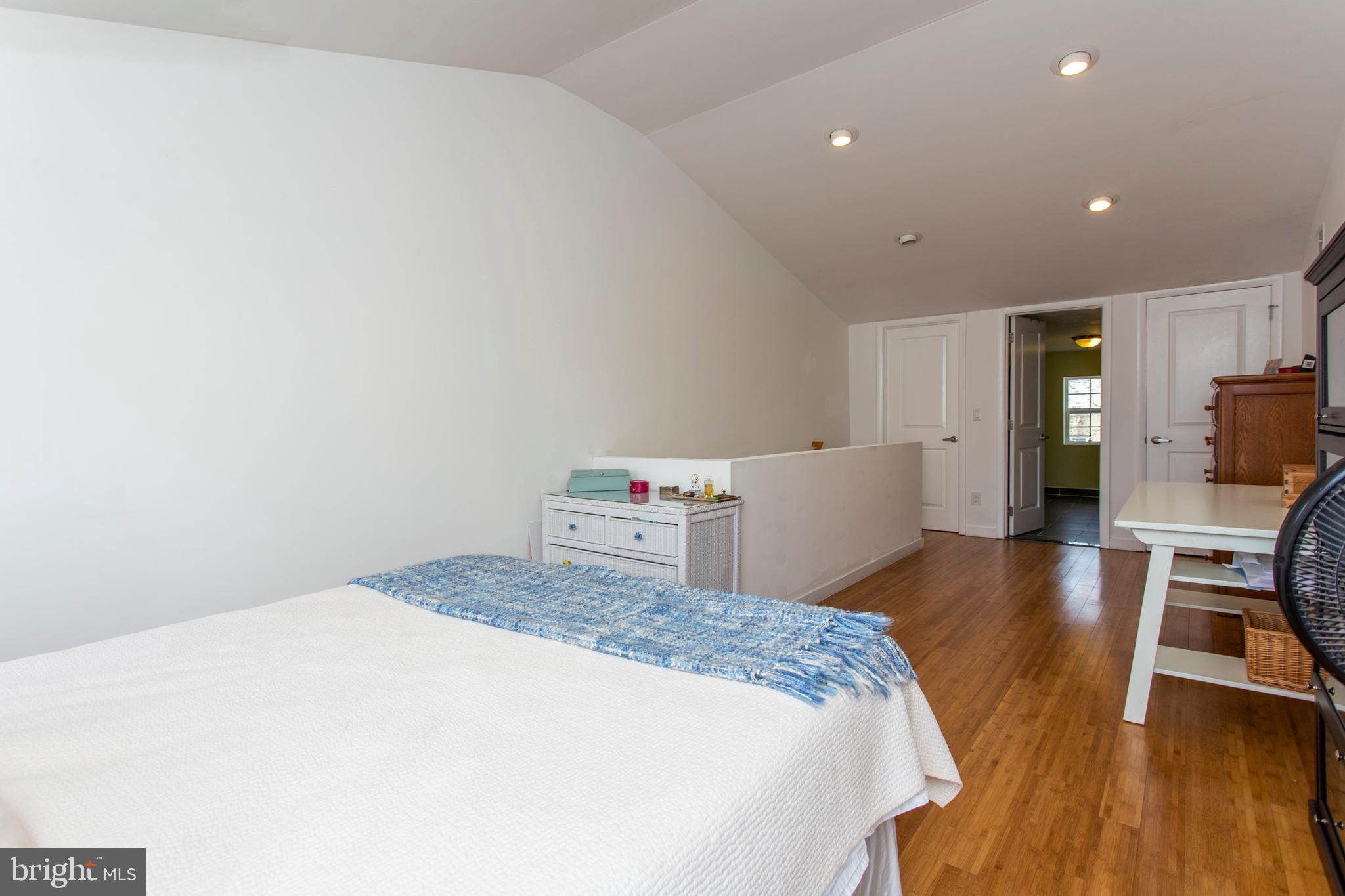 KENSINGTON - Residential