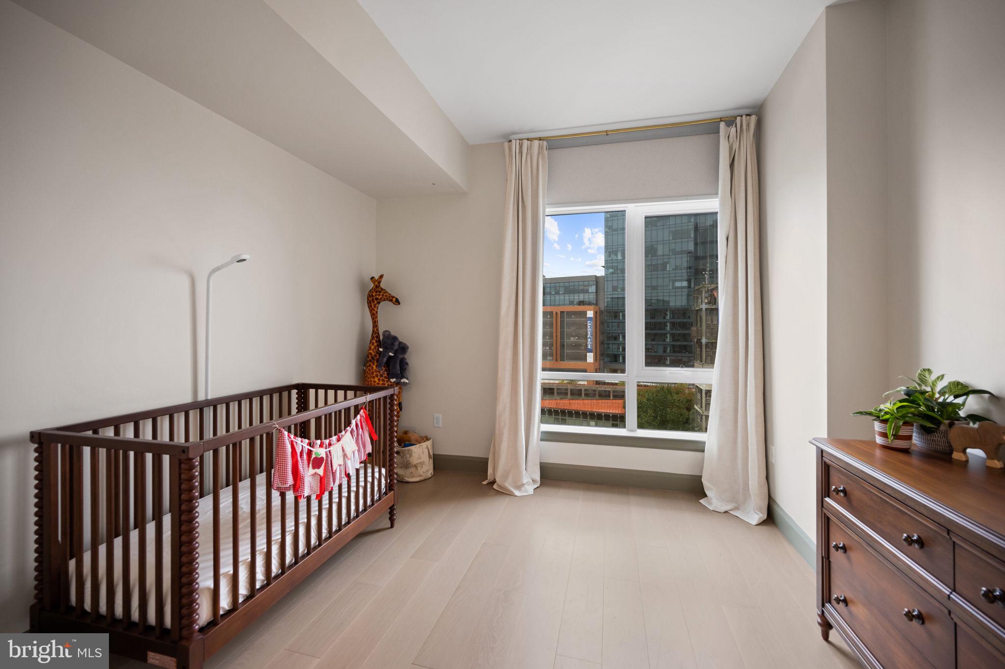 HARBOR EAST - Residential