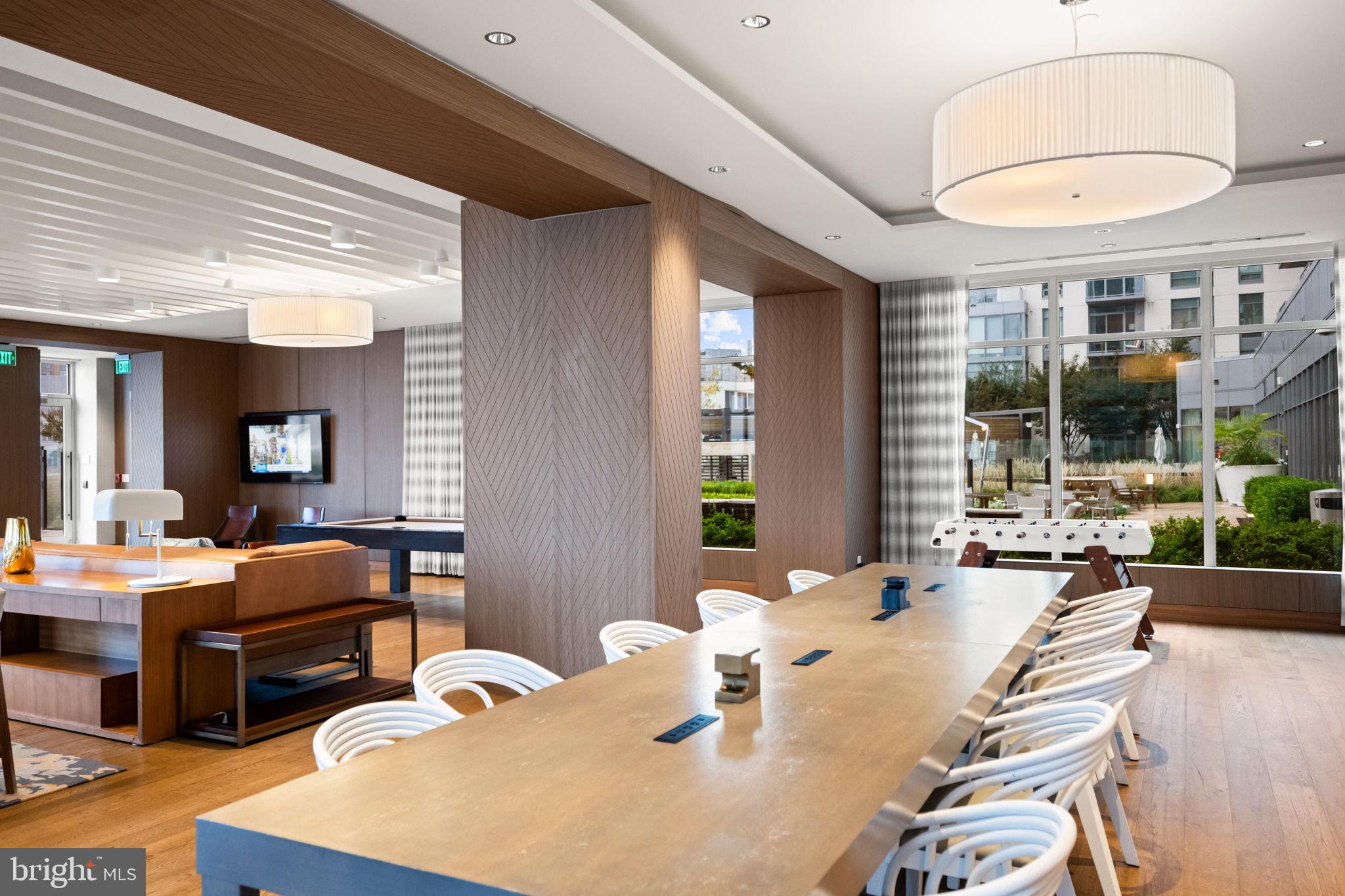 HARBOR EAST - Residential