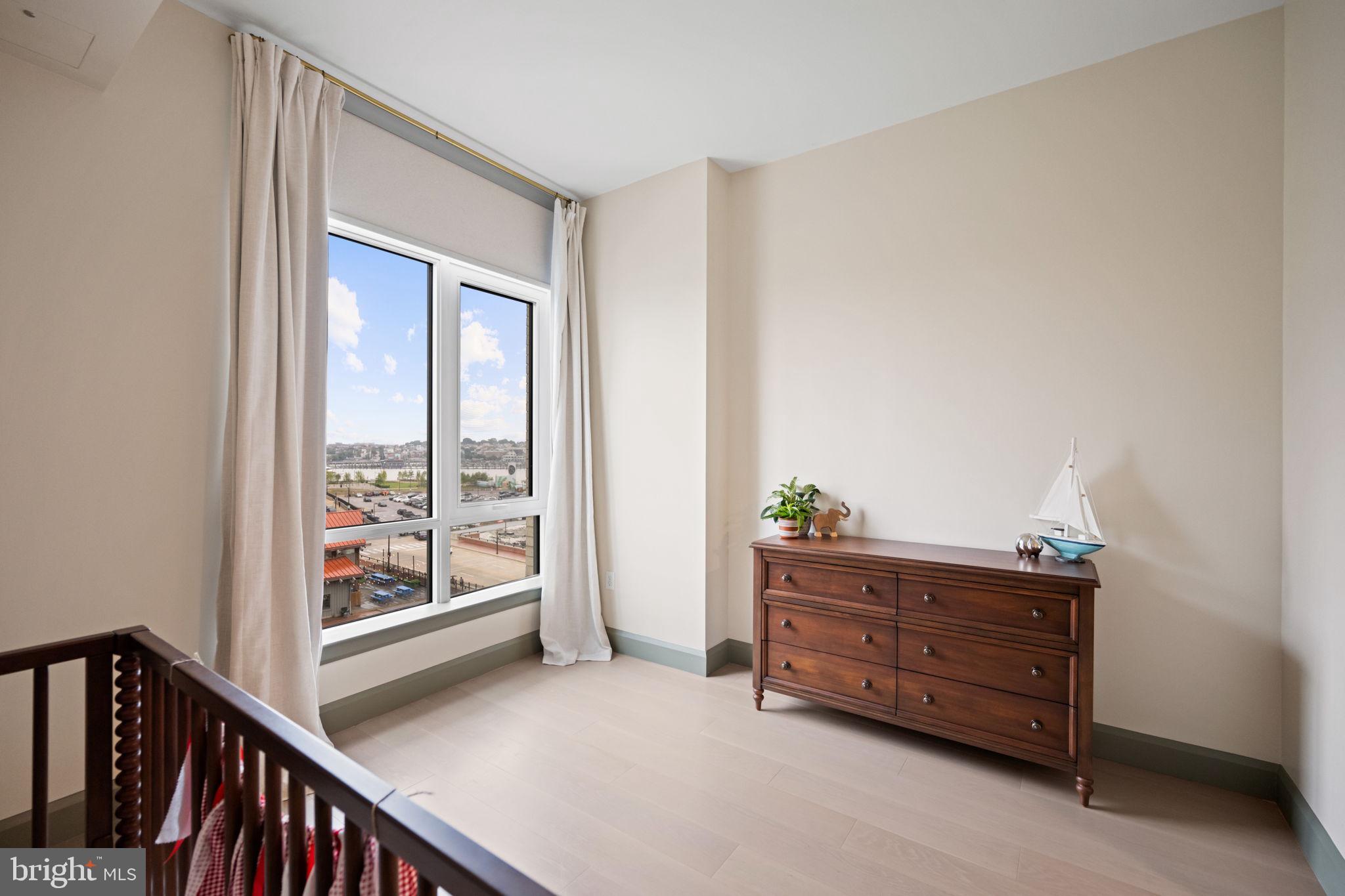 HARBOR EAST - Residential