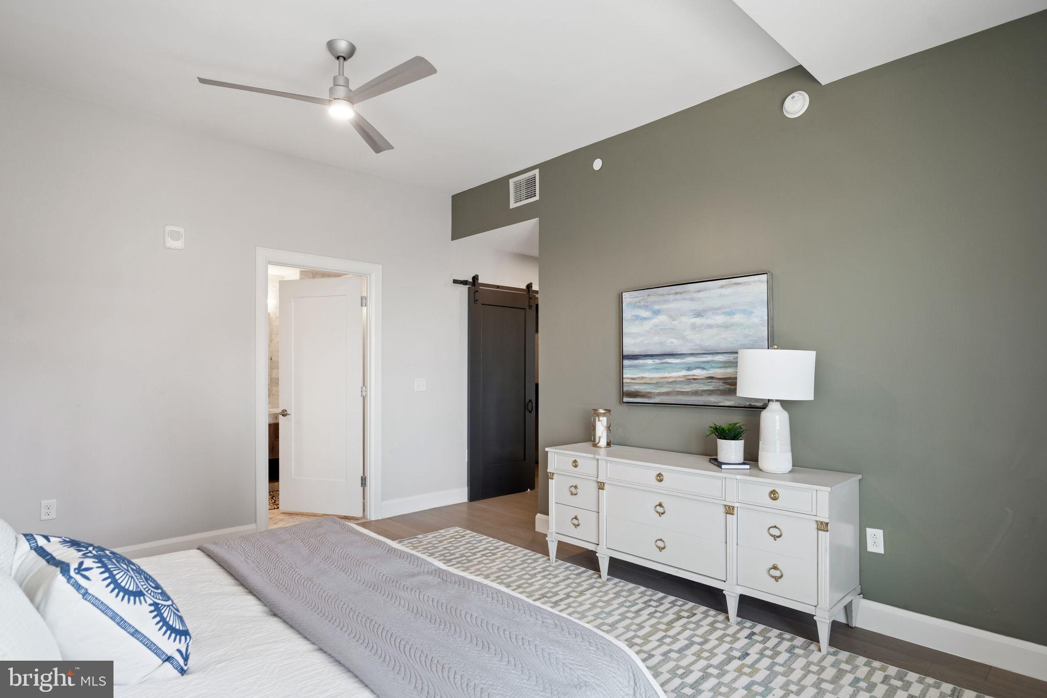 HARBOR EAST - Residential