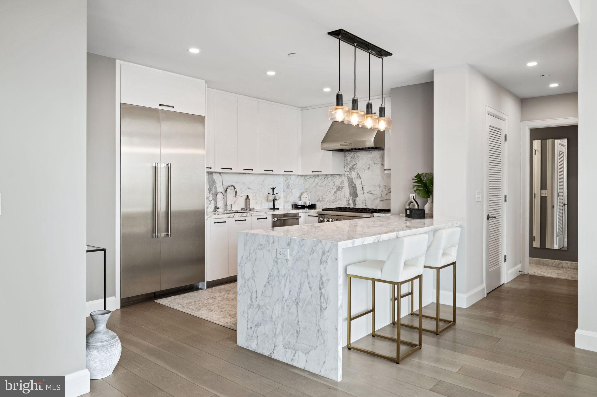 HARBOR EAST - Residential