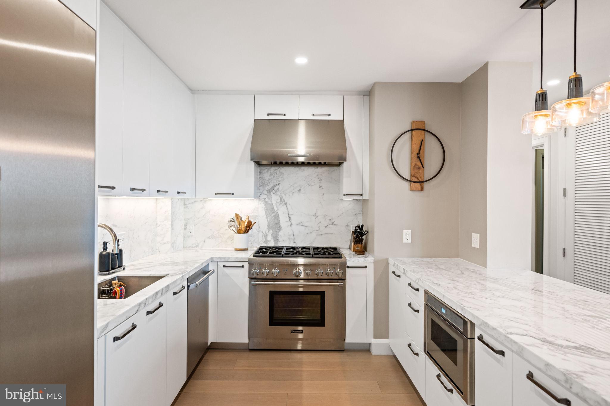 HARBOR EAST - Residential