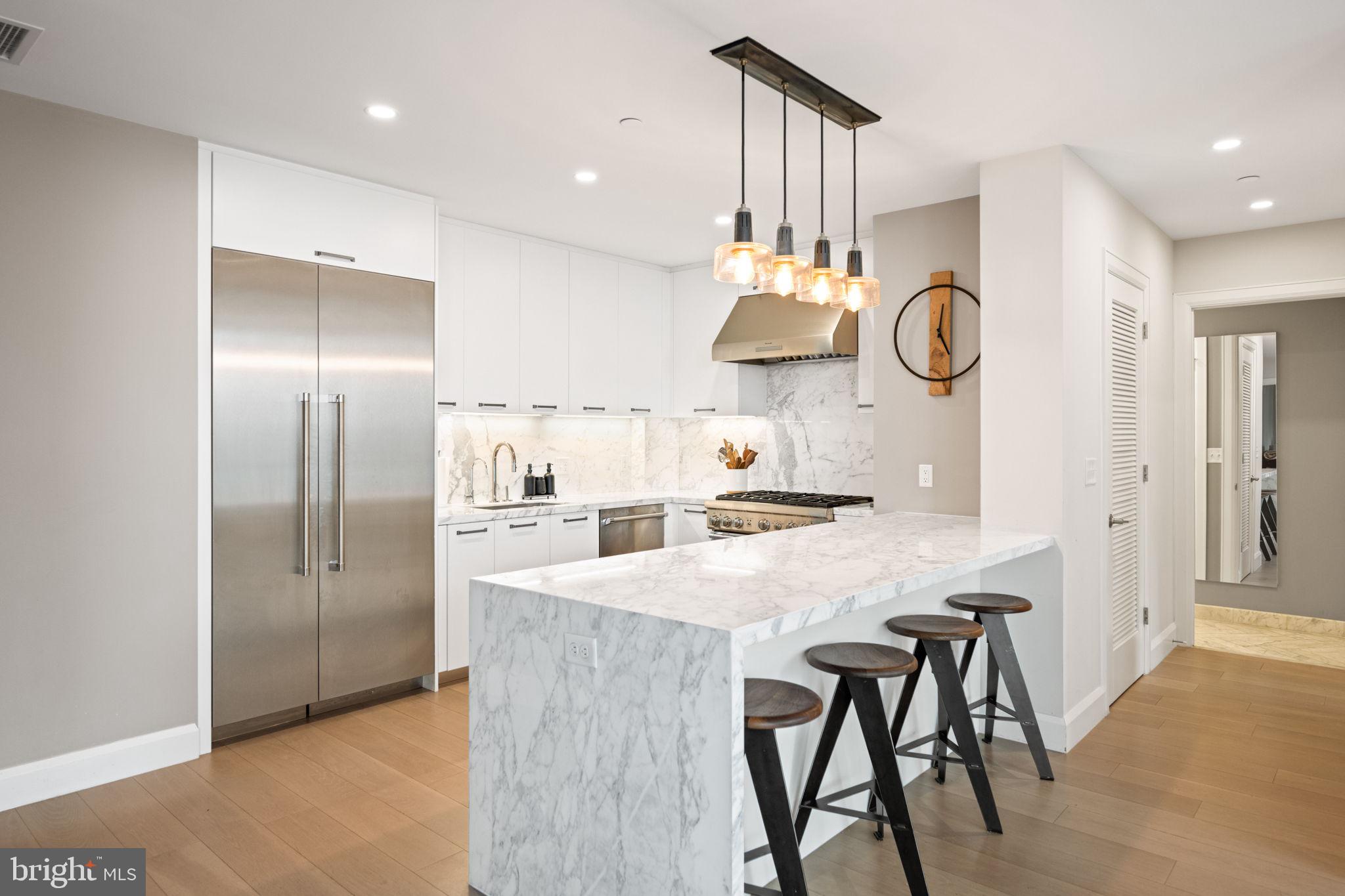 HARBOR EAST - Residential