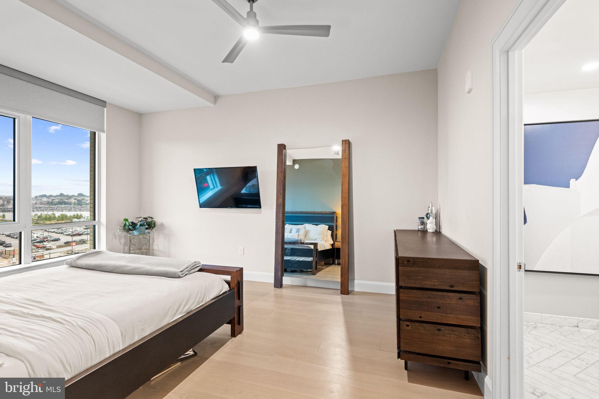 HARBOR EAST - Residential