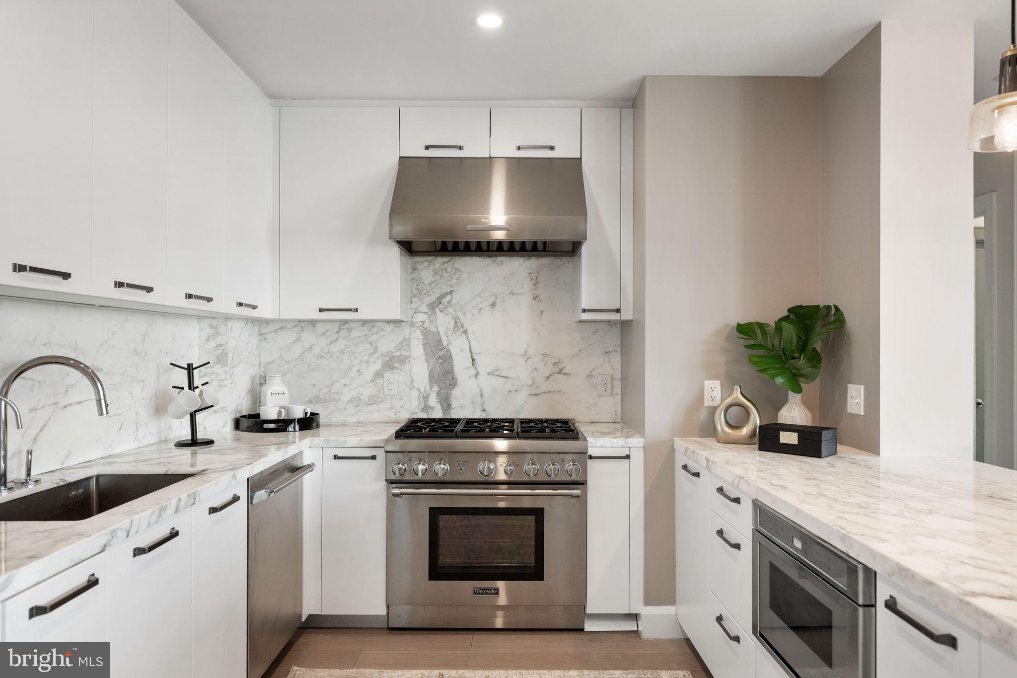 HARBOR EAST - Residential