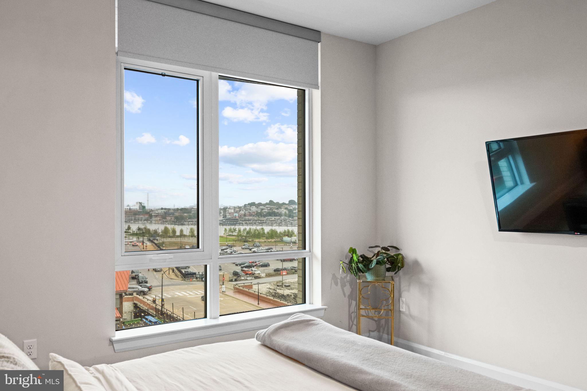 HARBOR EAST - Residential