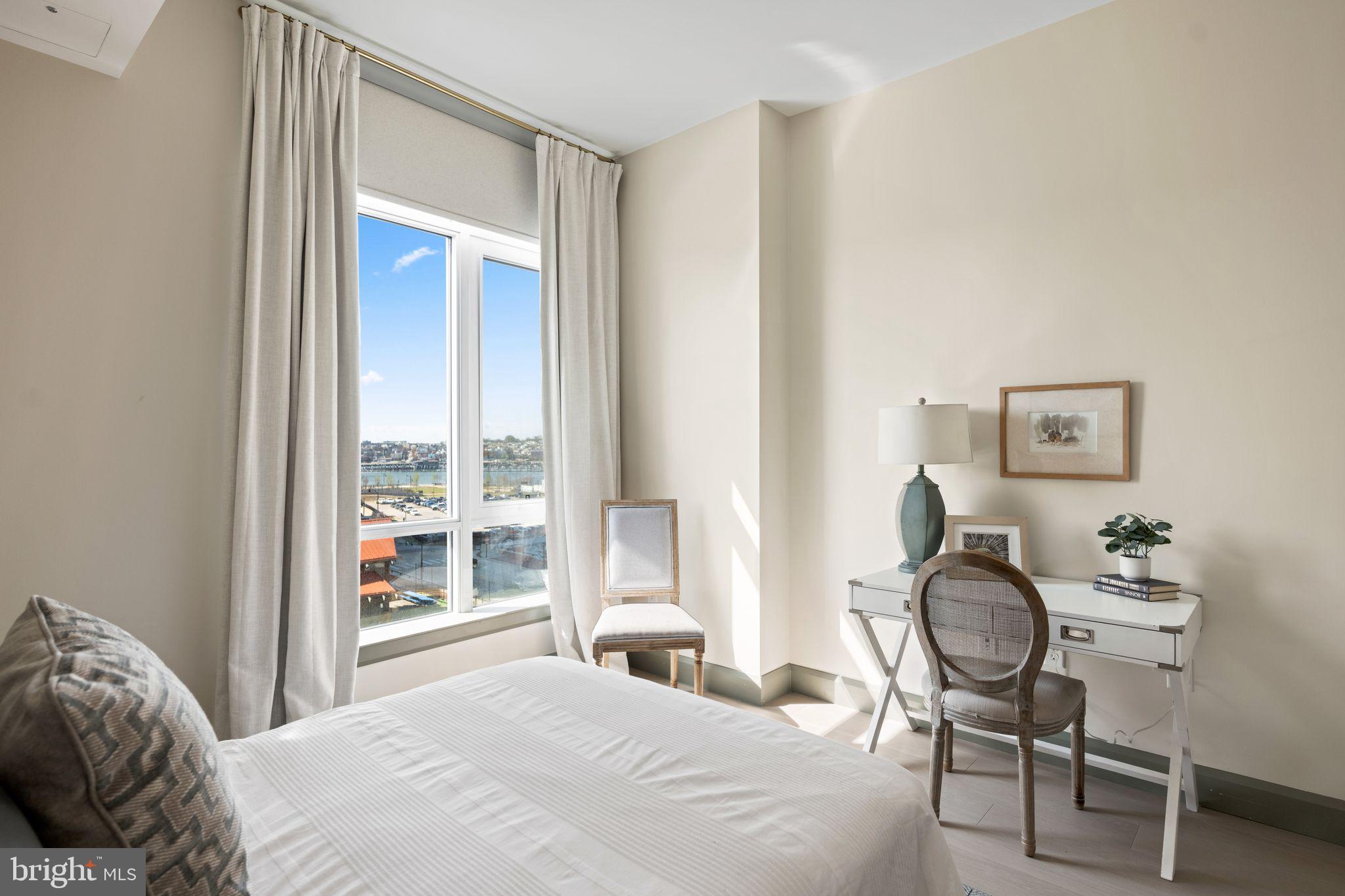 HARBOR EAST - Residential