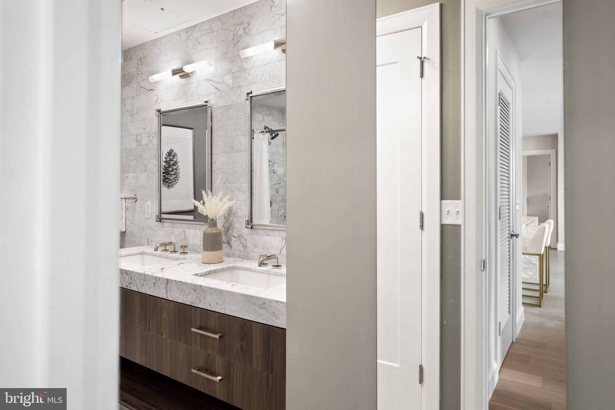 HARBOR EAST - Residential