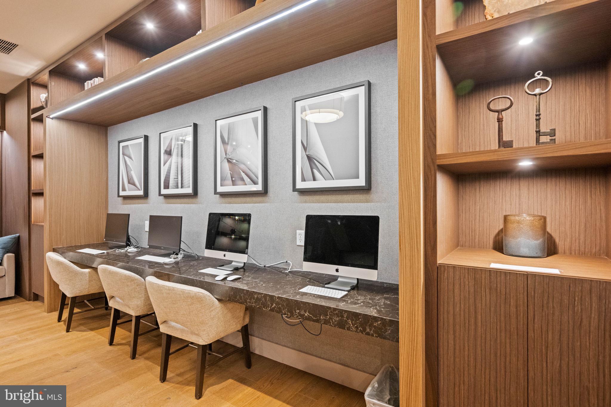 HARBOR EAST - Residential