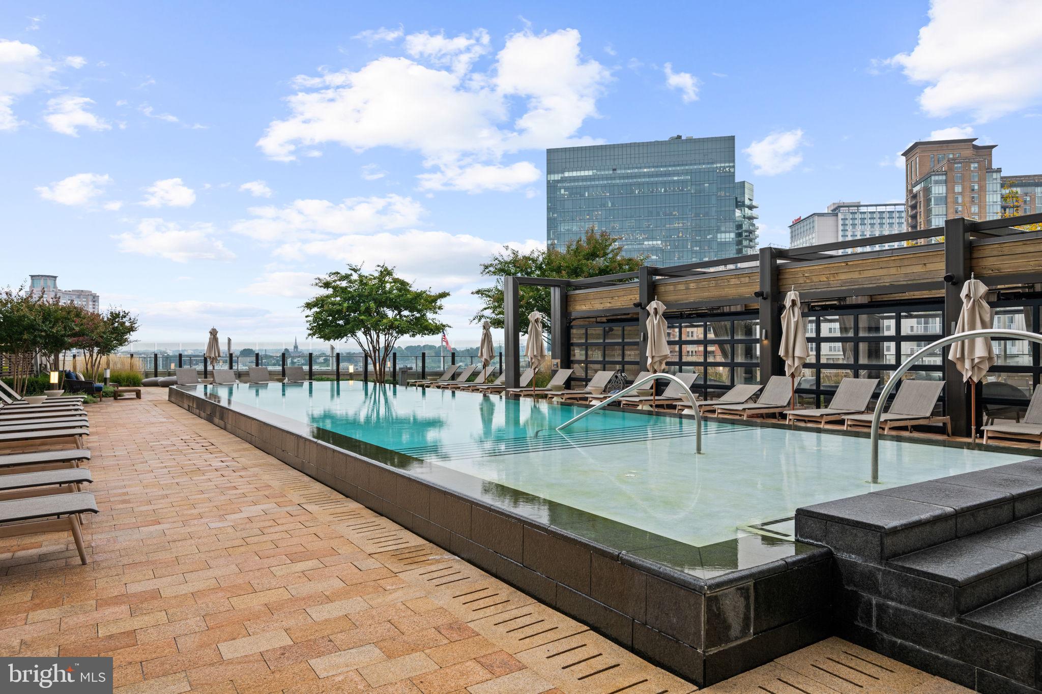 HARBOR EAST - Residential