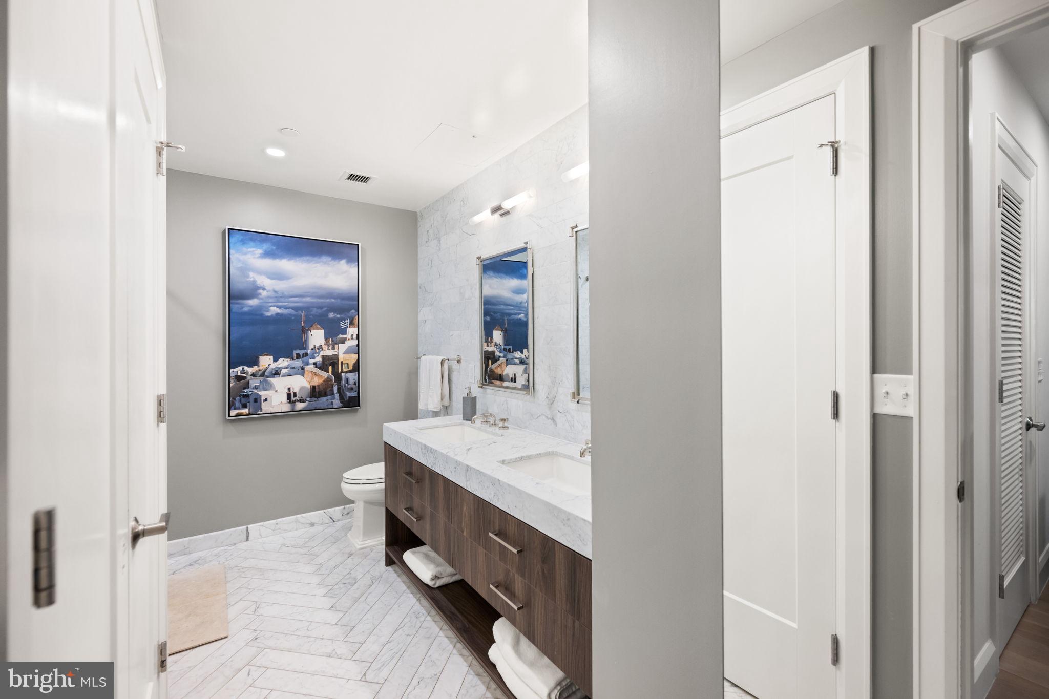 HARBOR EAST - Residential