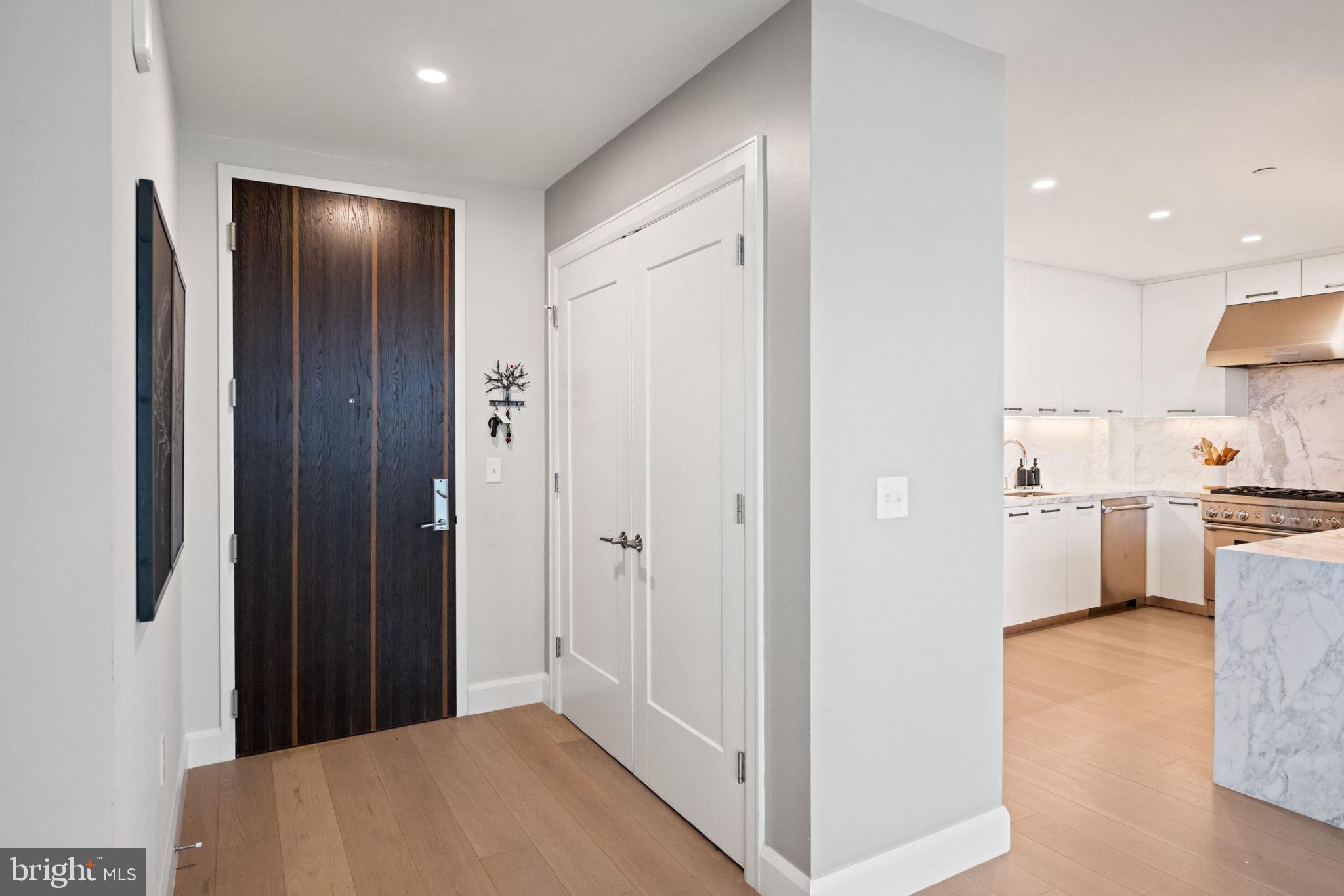 HARBOR EAST - Residential