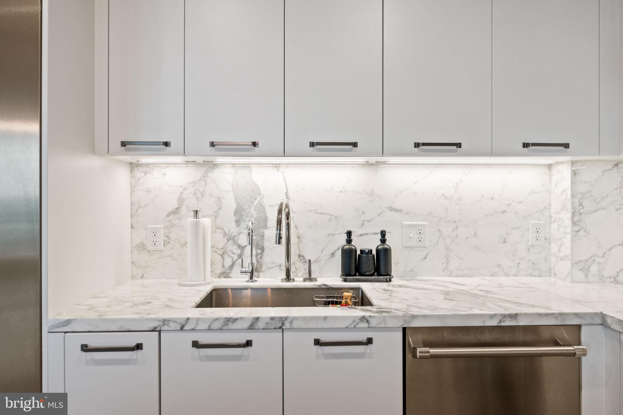 HARBOR EAST - Residential