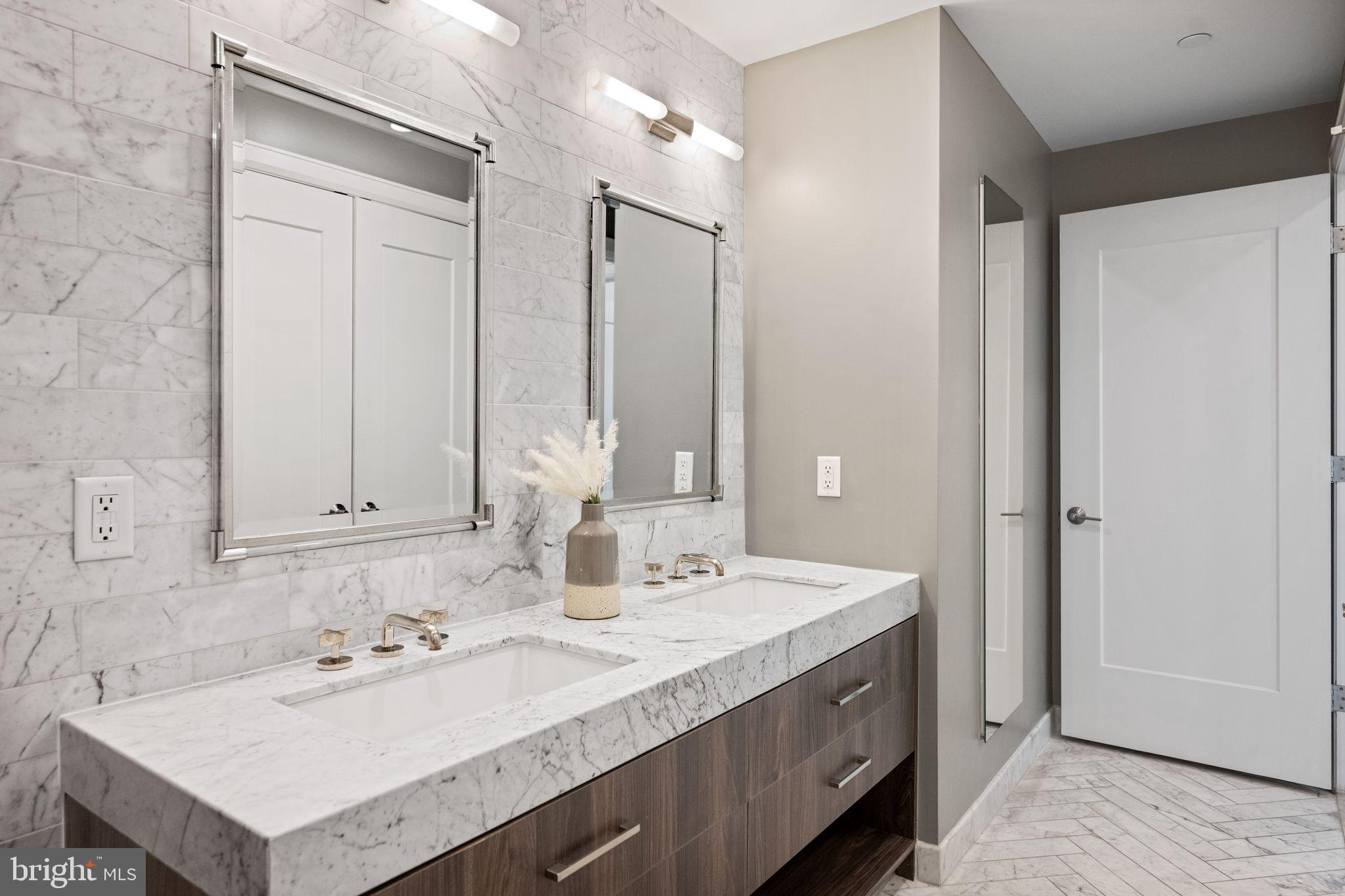 HARBOR EAST - Residential