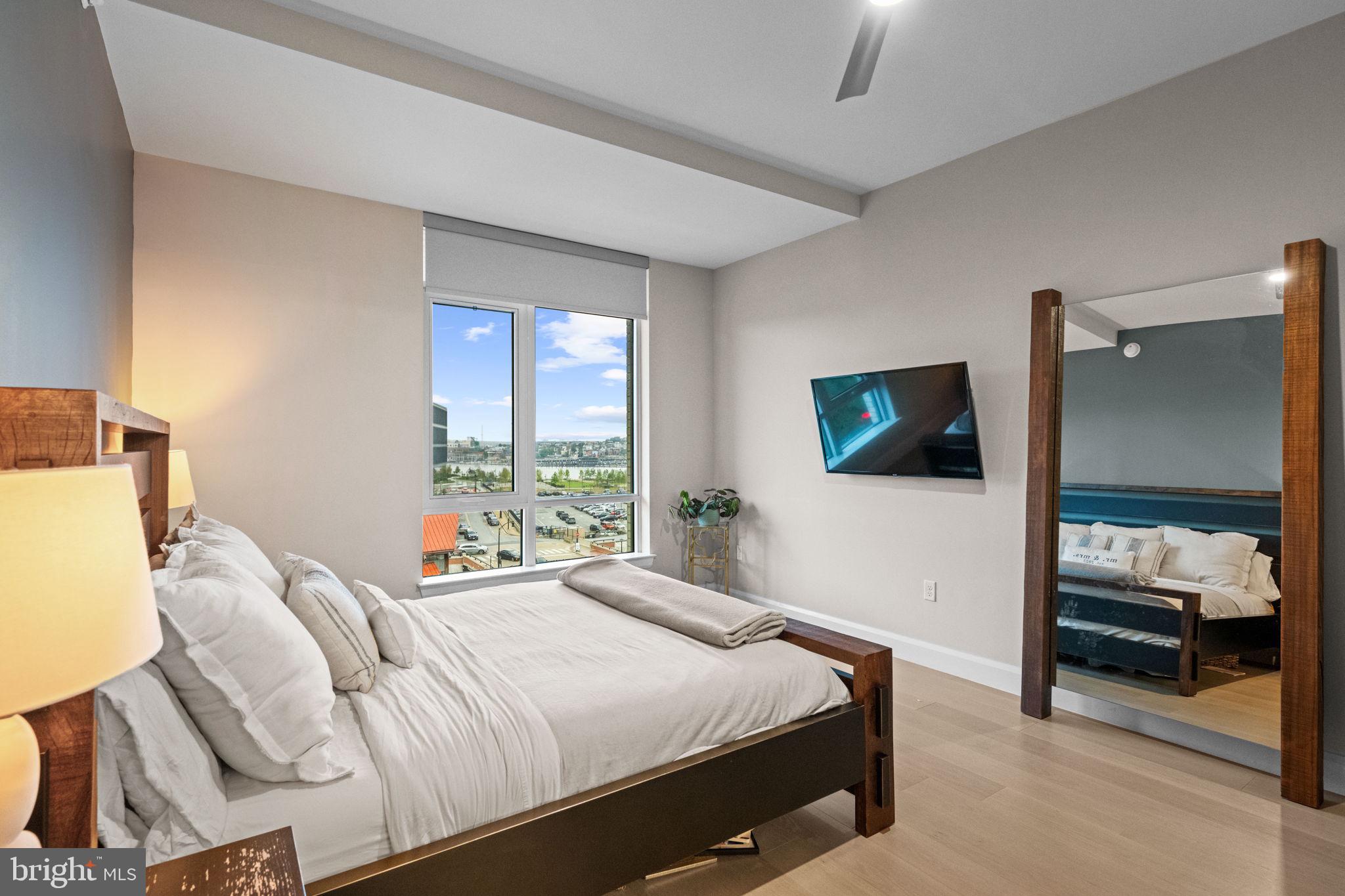 HARBOR EAST - Residential