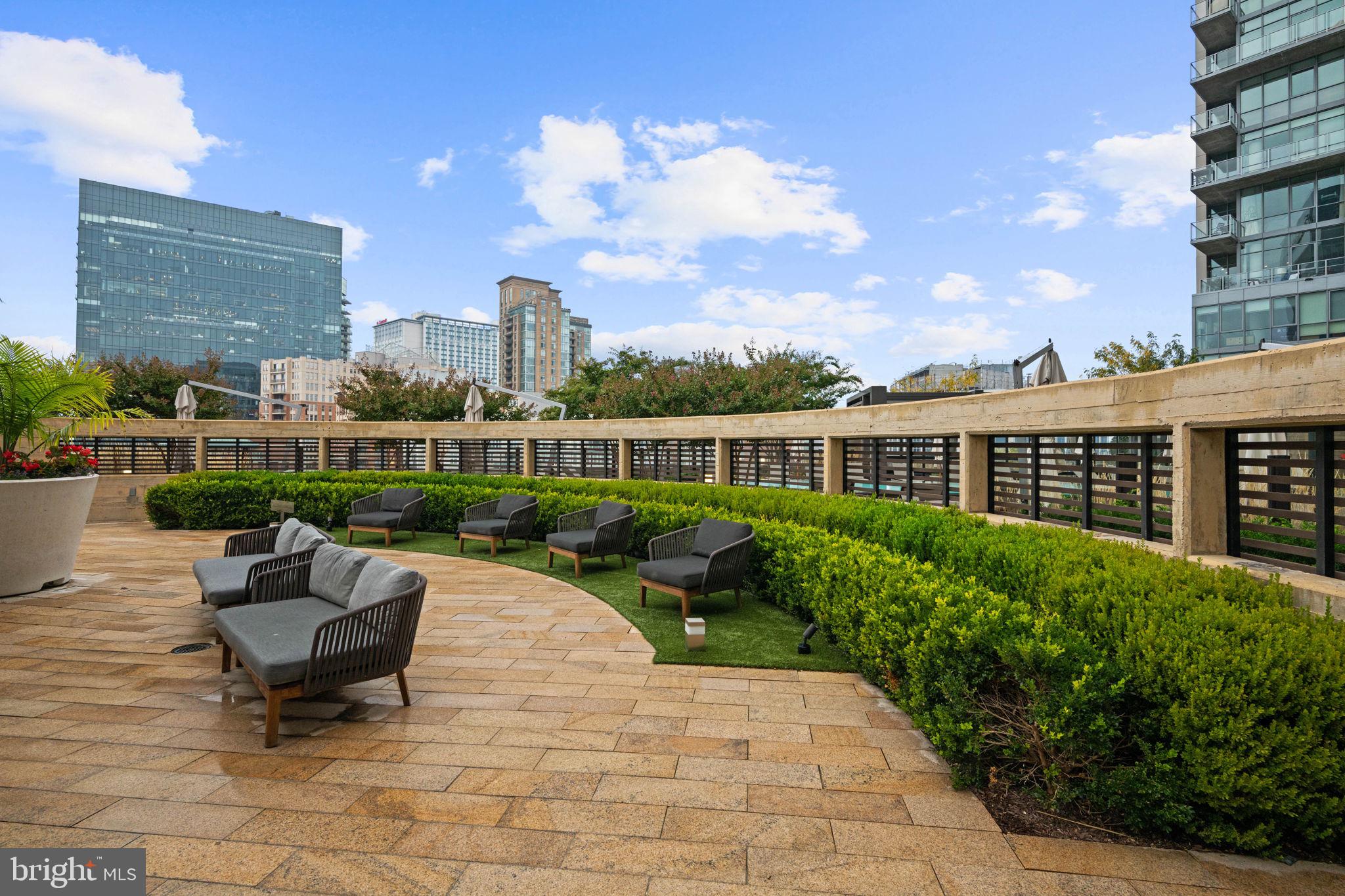 HARBOR EAST - Residential