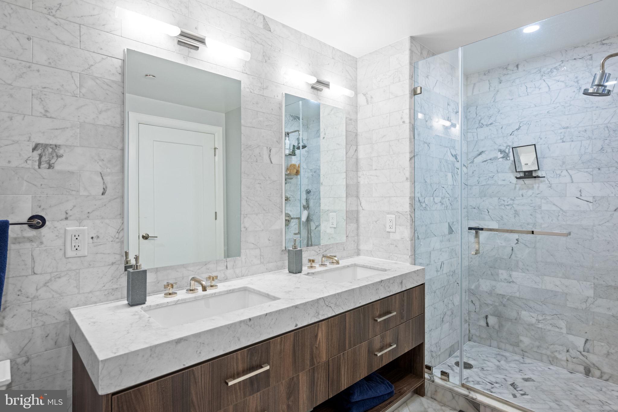 HARBOR EAST - Residential
