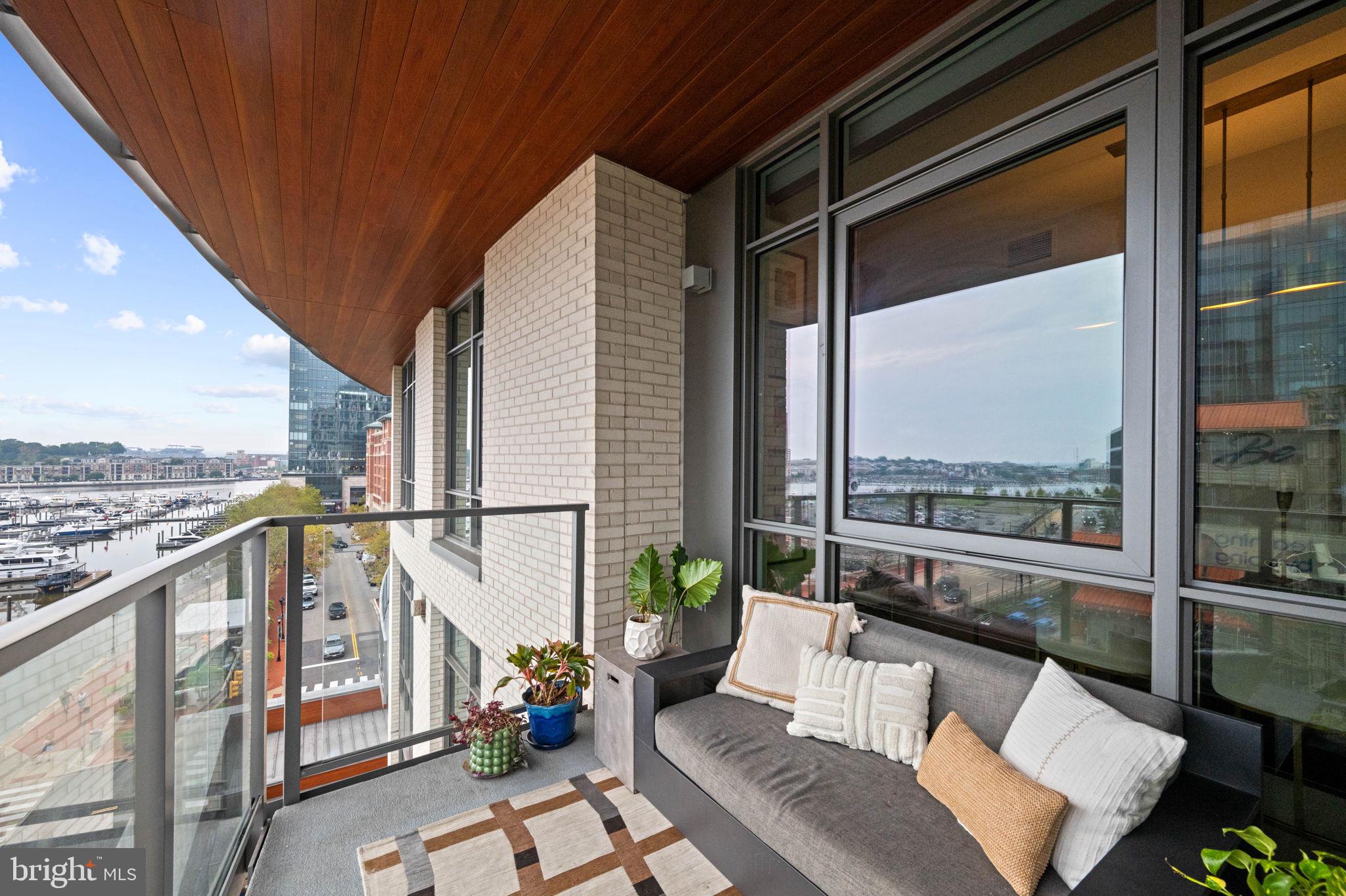 HARBOR EAST - Residential