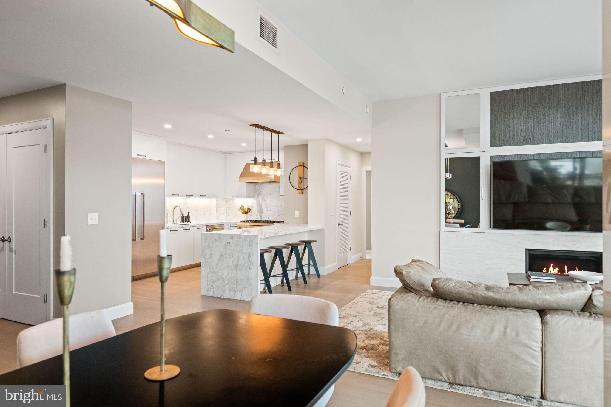 HARBOR EAST - Residential