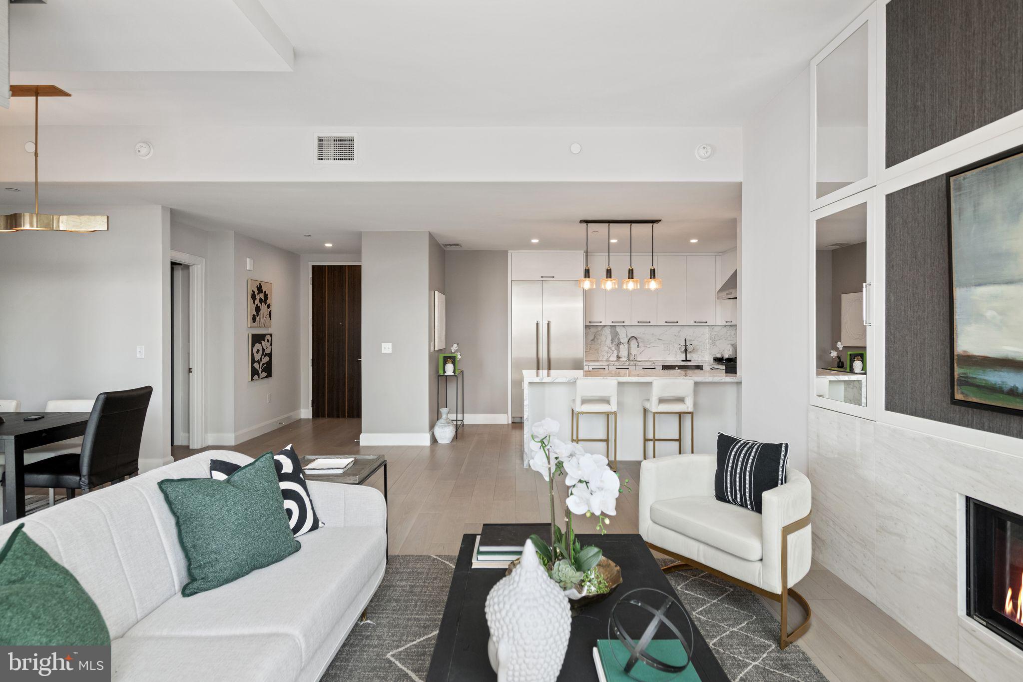 HARBOR EAST - Residential