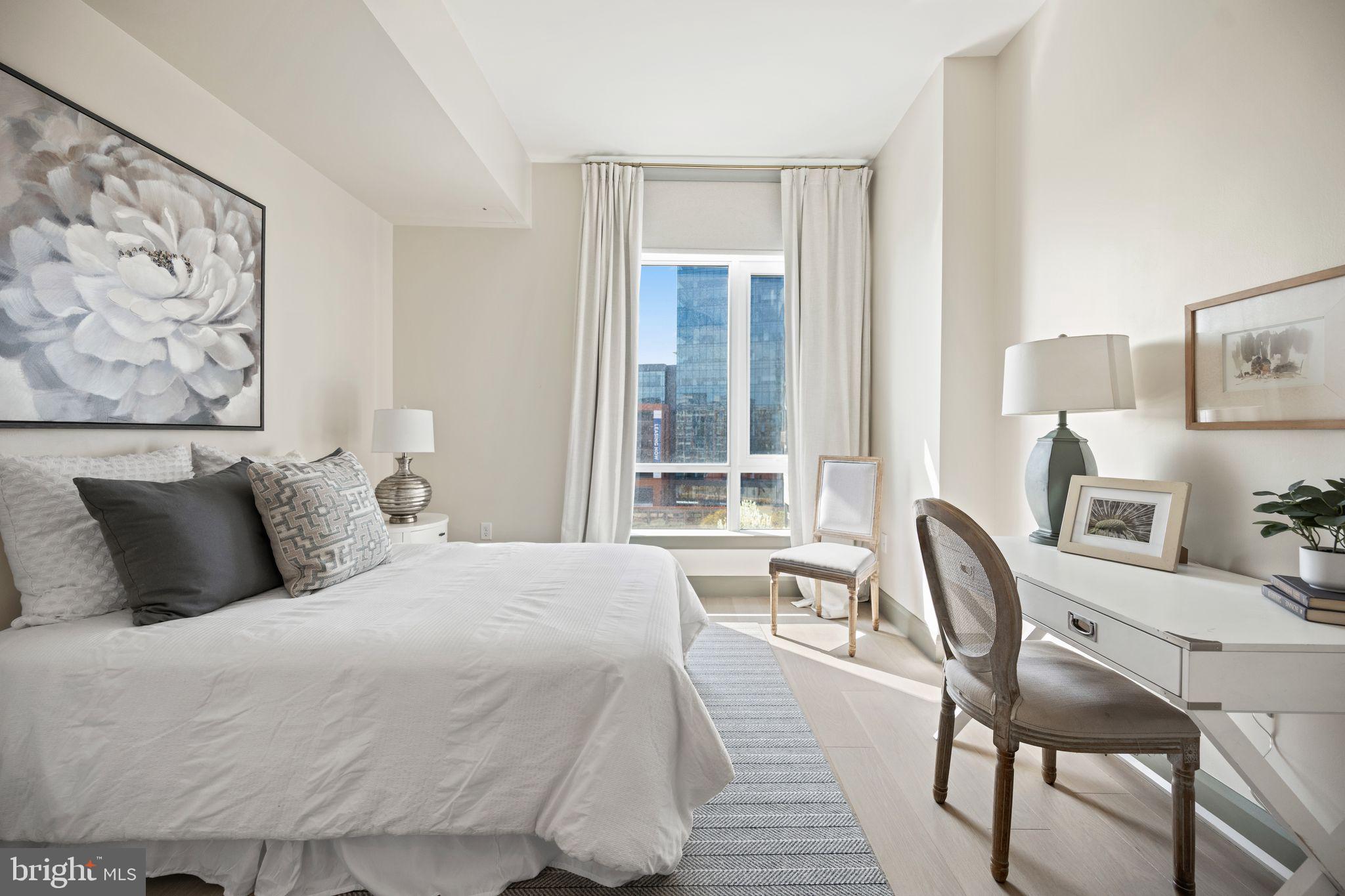 HARBOR EAST - Residential