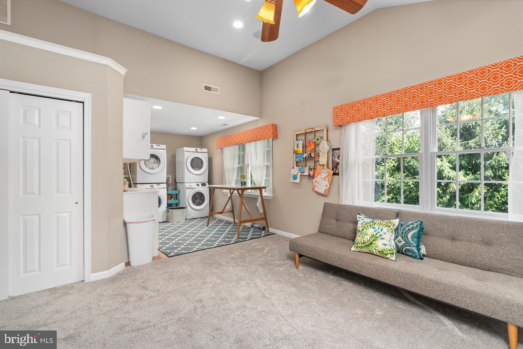 CARRIAGE HILL - Residential