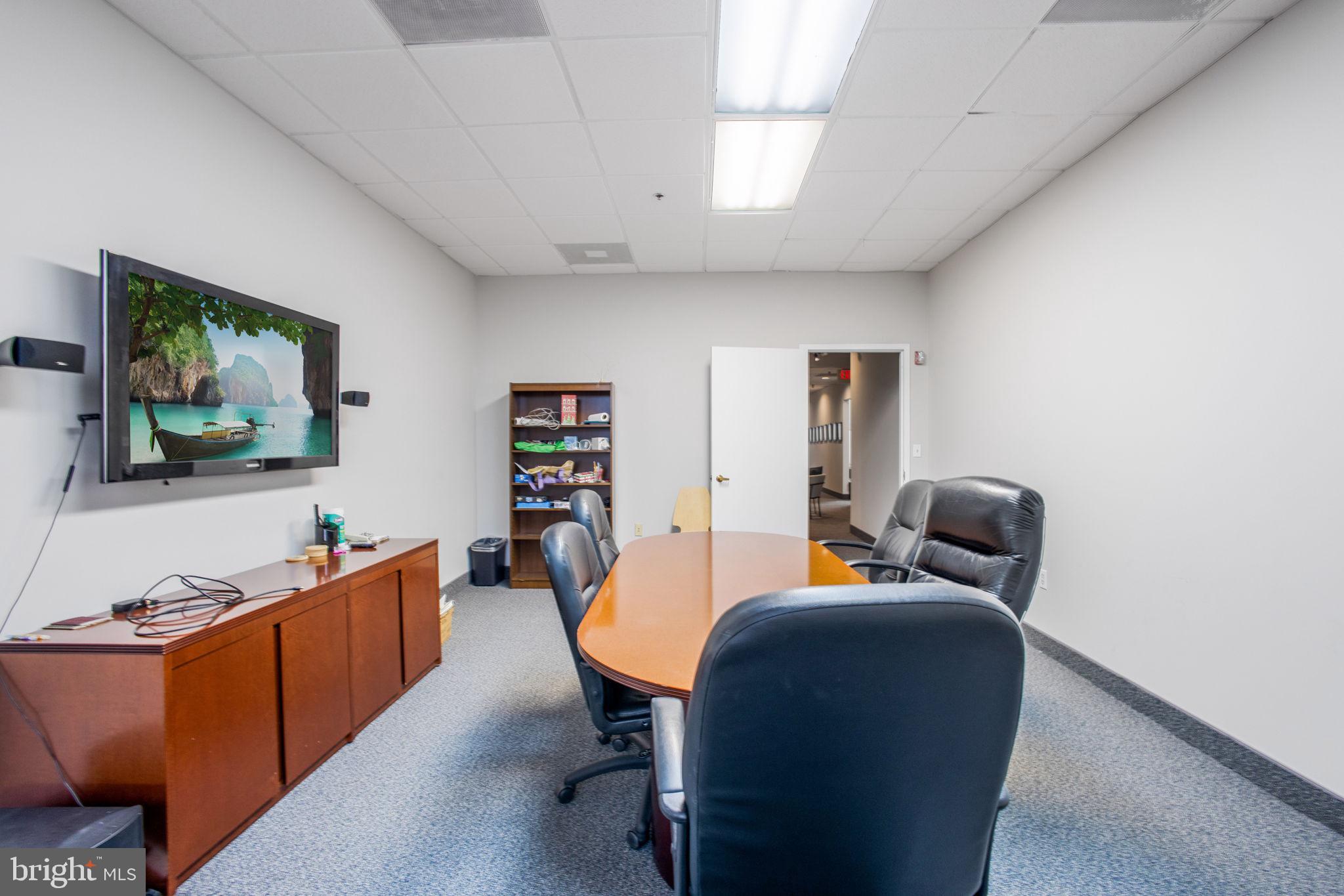 DEL RAY - Commercial Sale