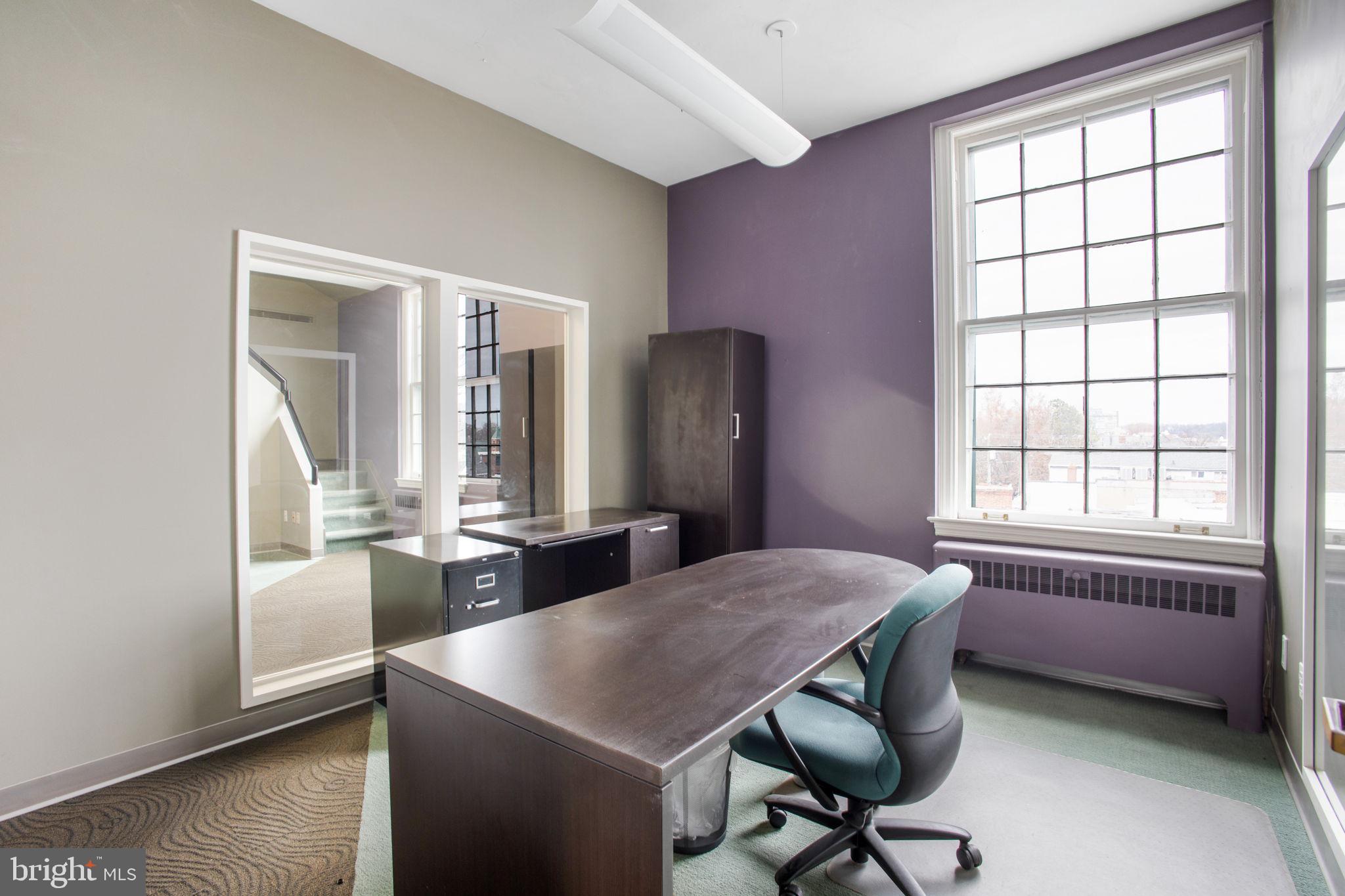 DEL RAY - Commercial Sale