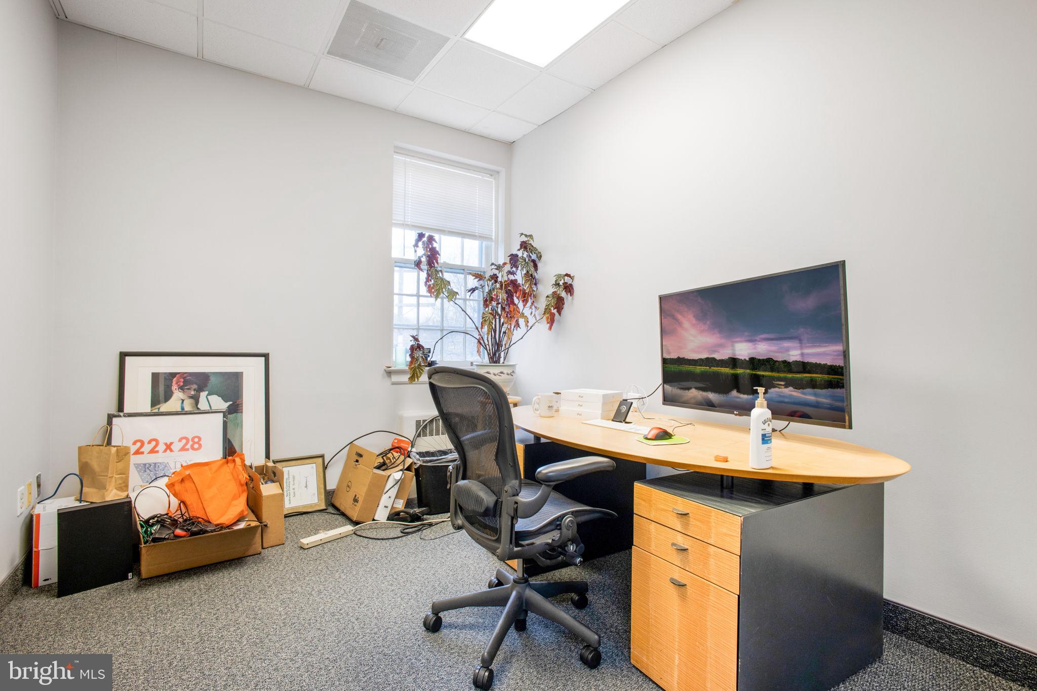 DEL RAY - Commercial Sale