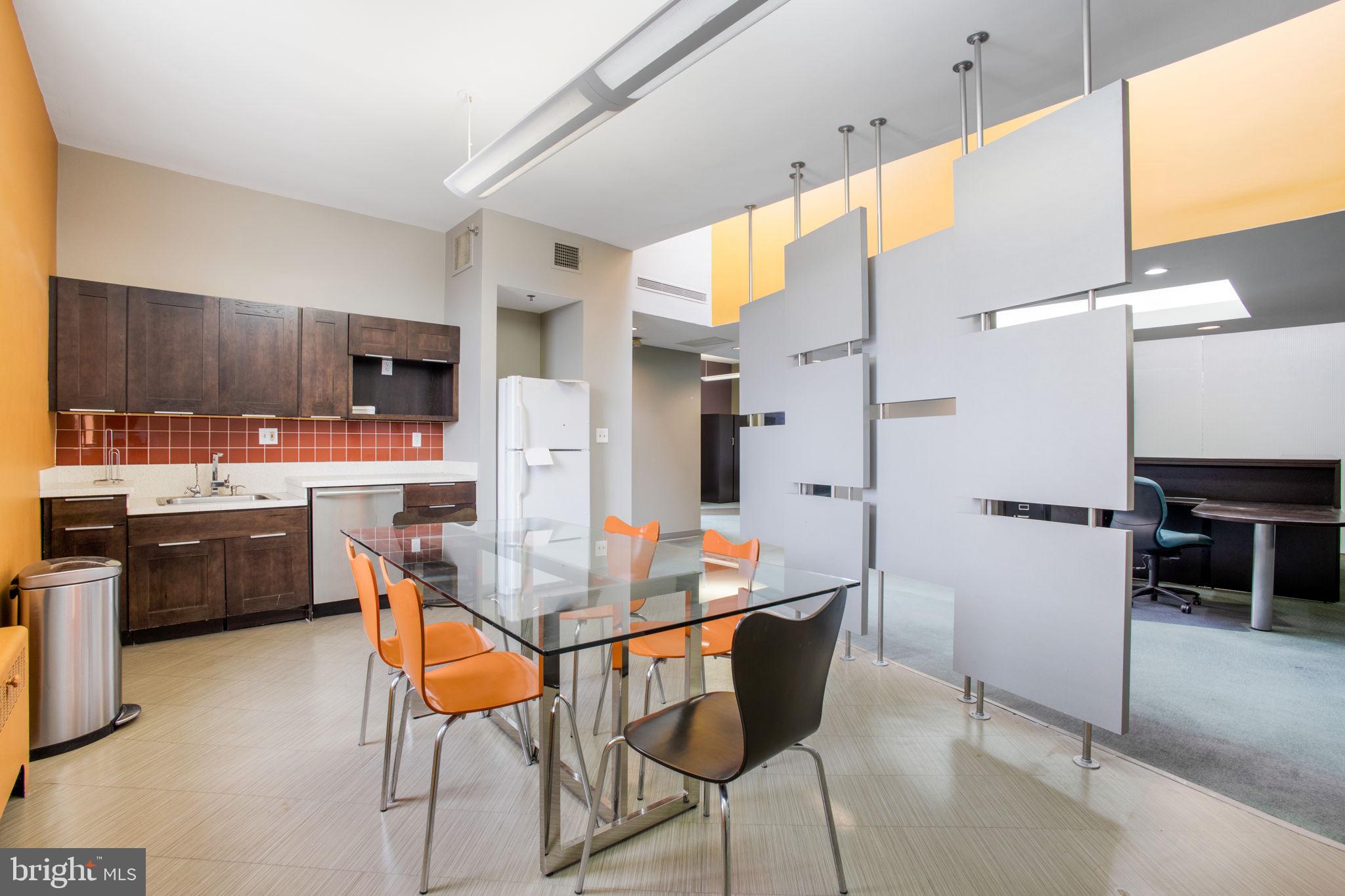 DEL RAY - Commercial Sale