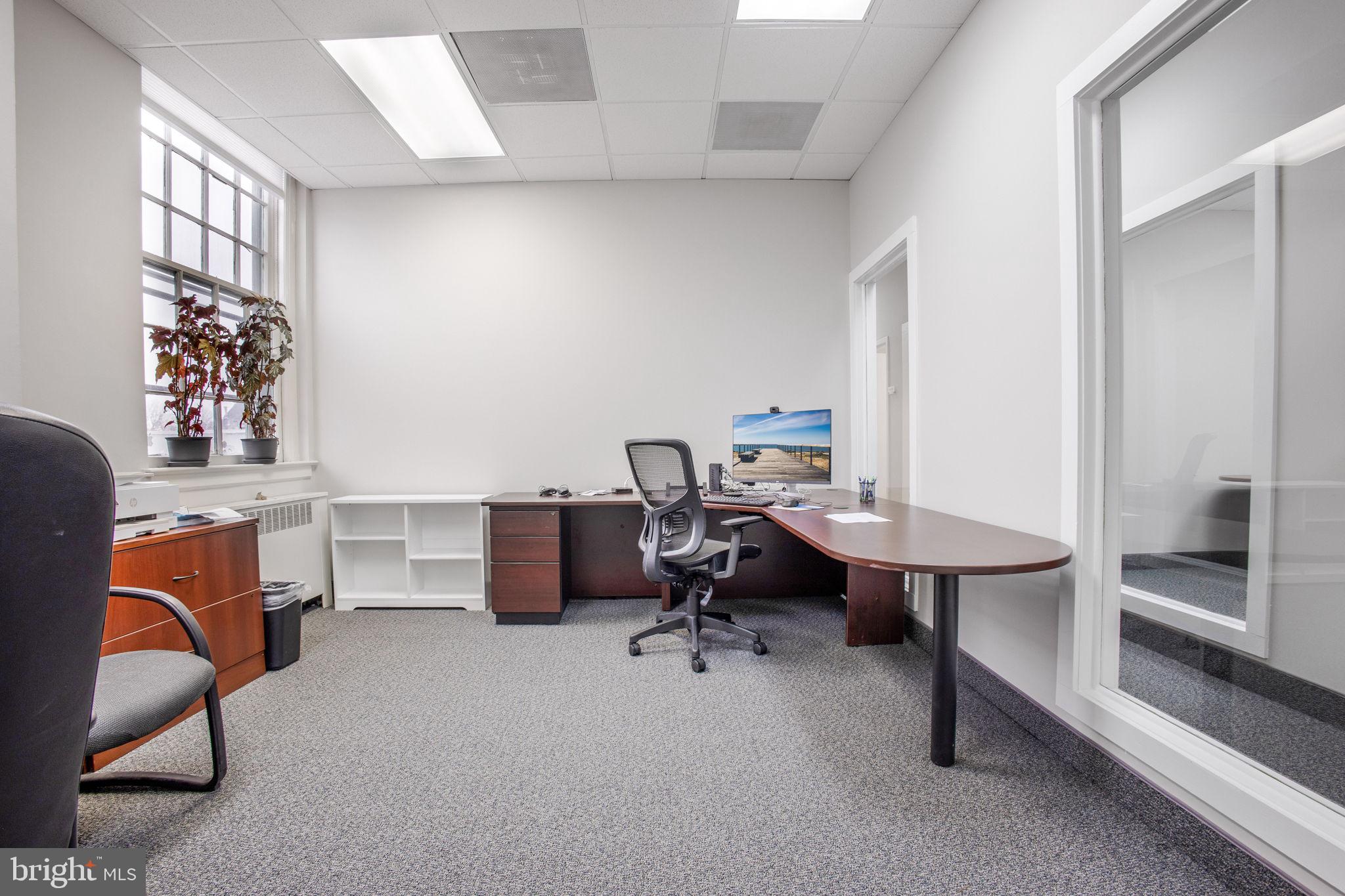 DEL RAY - Commercial Sale