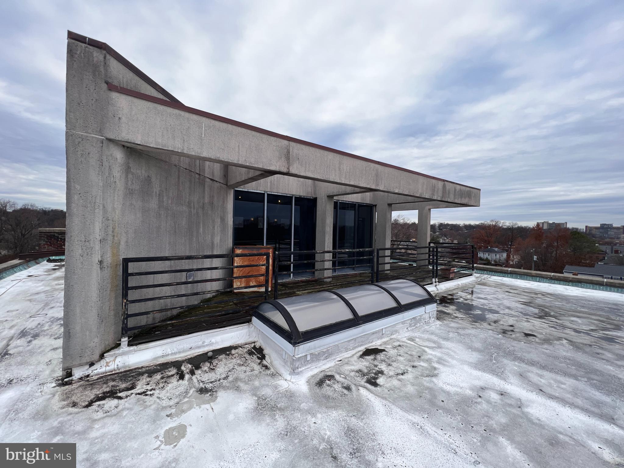 DEL RAY - Commercial Sale