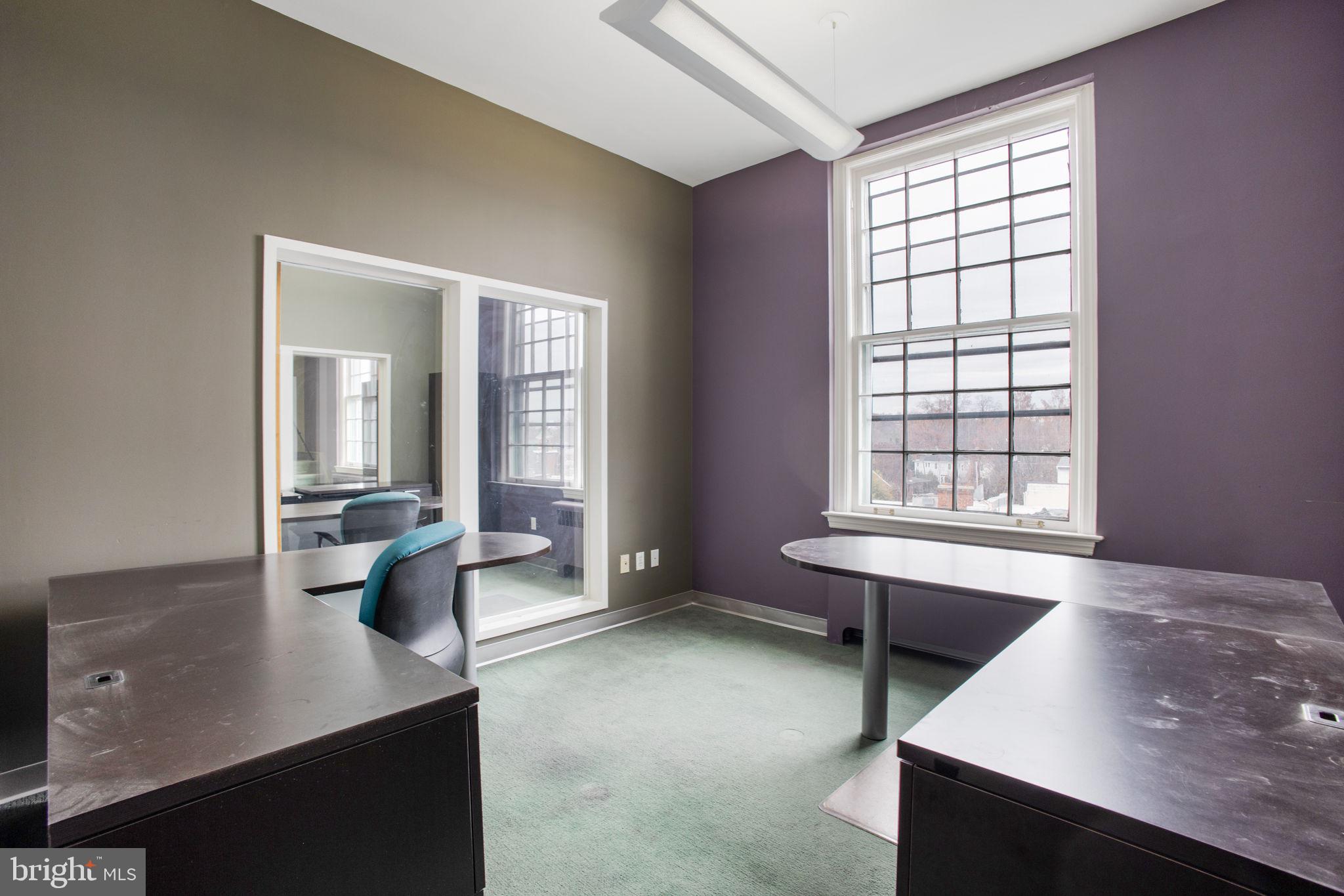 DEL RAY - Commercial Sale