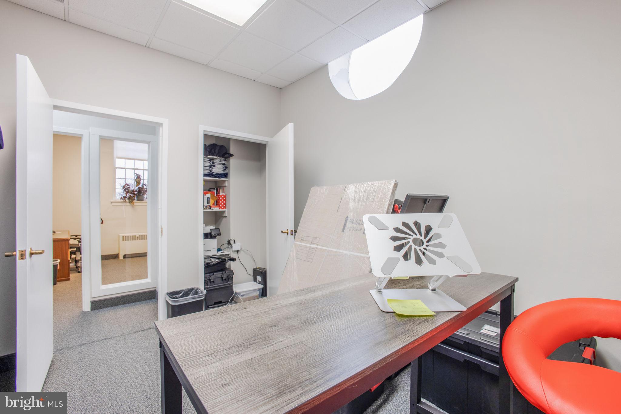 DEL RAY - Commercial Sale