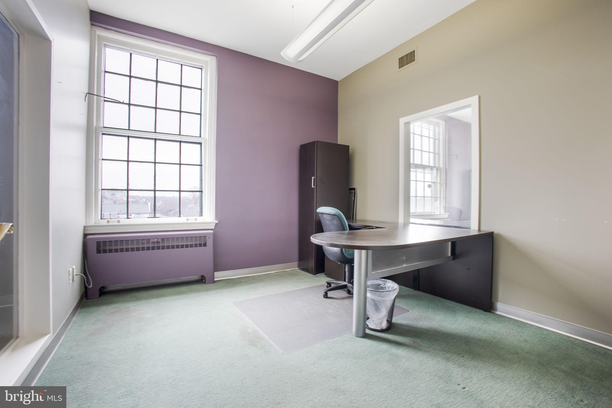 DEL RAY - Commercial Sale