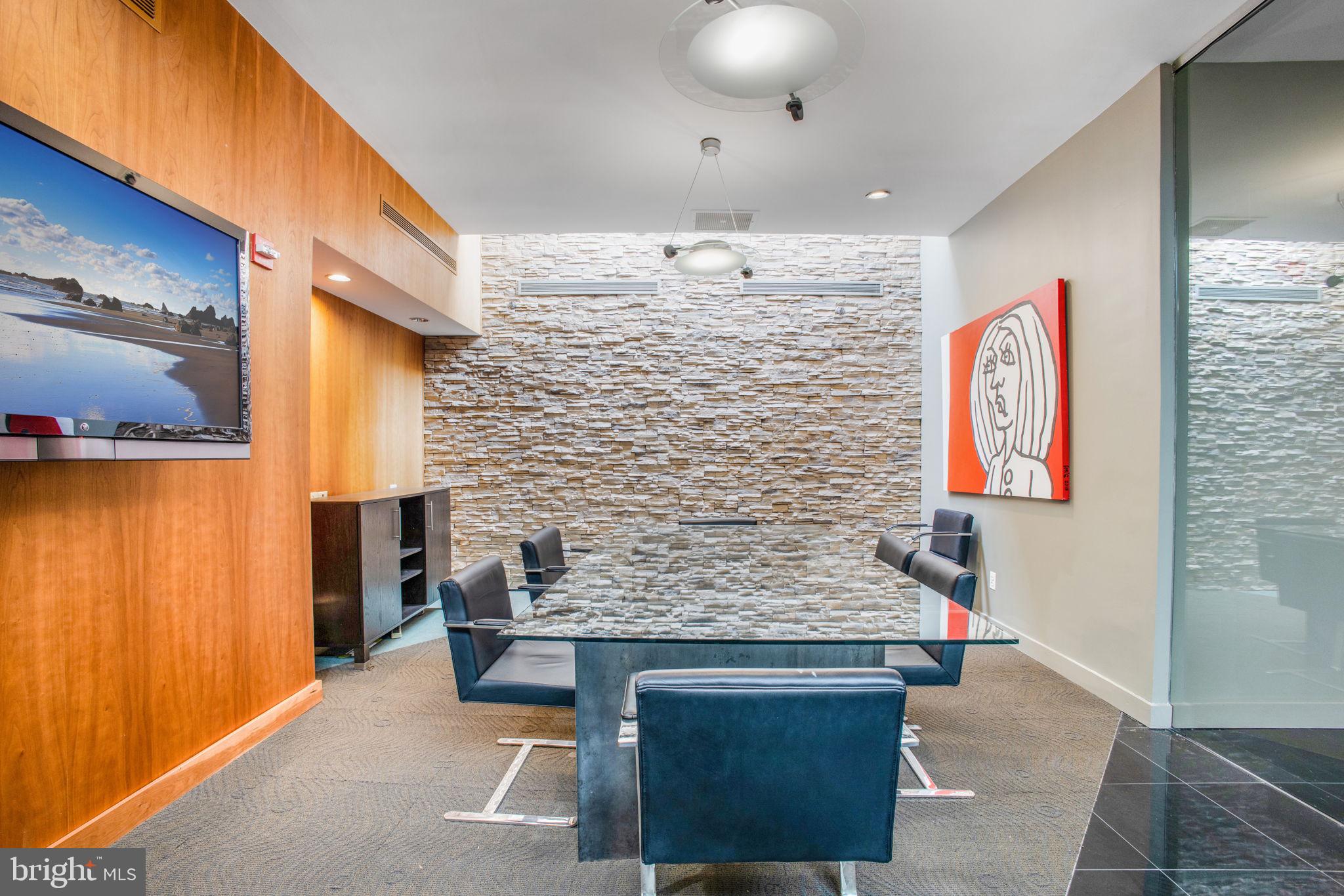 DEL RAY - Commercial Sale