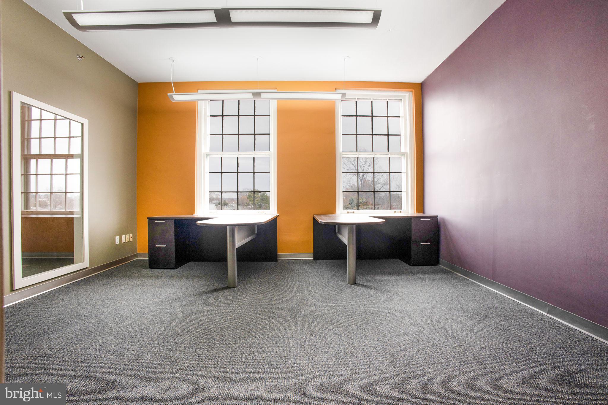 DEL RAY - Commercial Sale