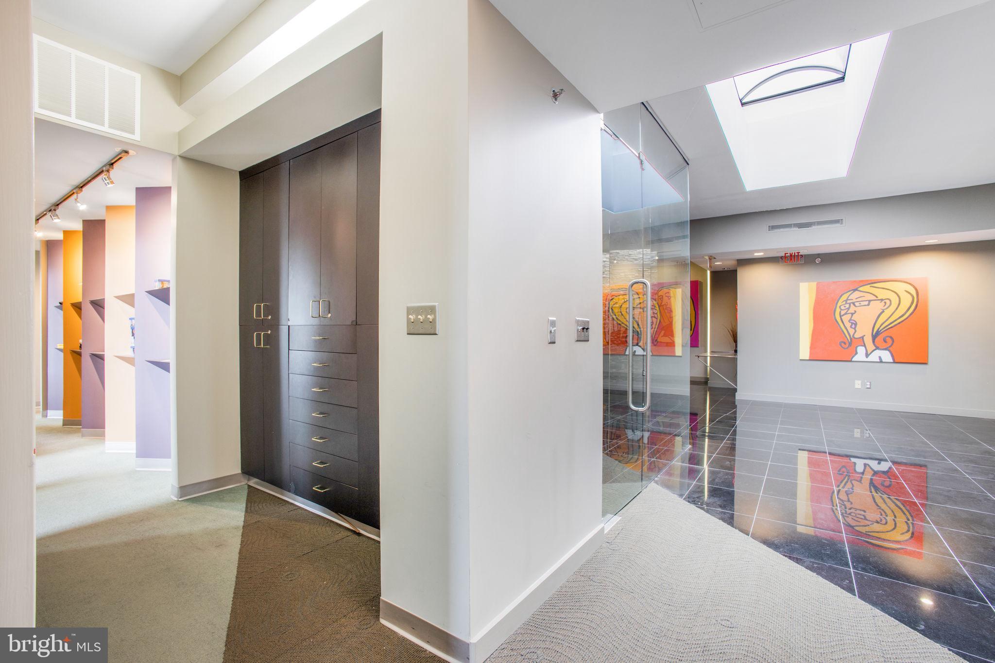 DEL RAY - Commercial Sale