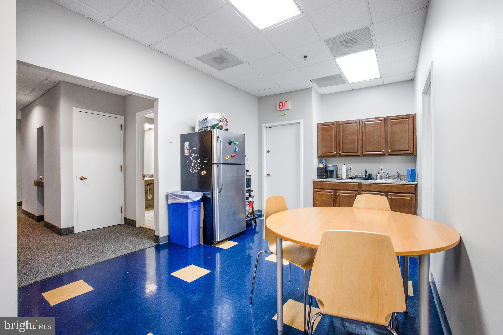 DEL RAY - Commercial Sale