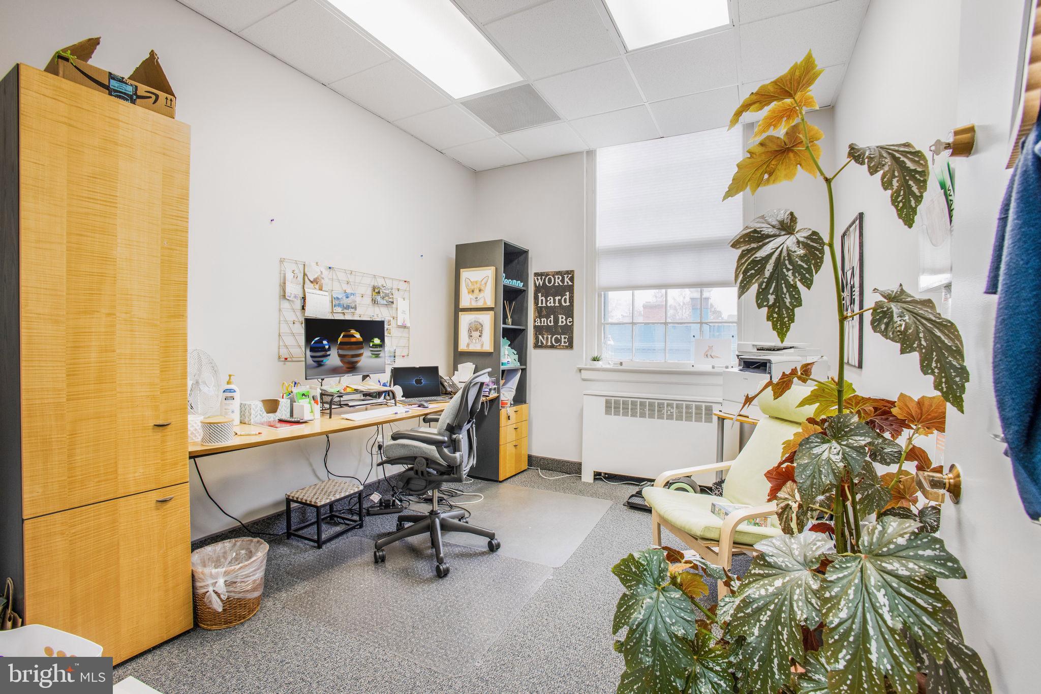 DEL RAY - Commercial Sale