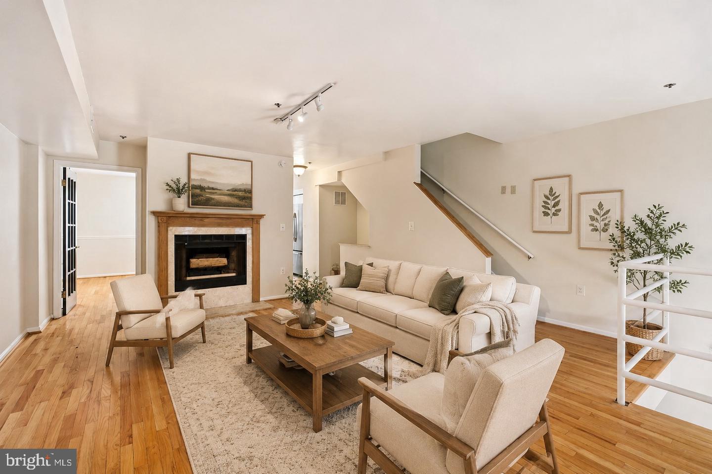 737 3RD STREET NE