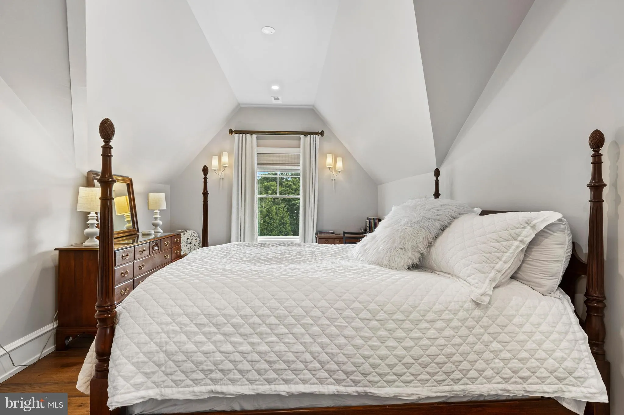 Wayne, Pennsylvania 19087, United States, 4 Bedrooms Bedrooms, ,5 BathroomsBathrooms,Residential,Active,4909